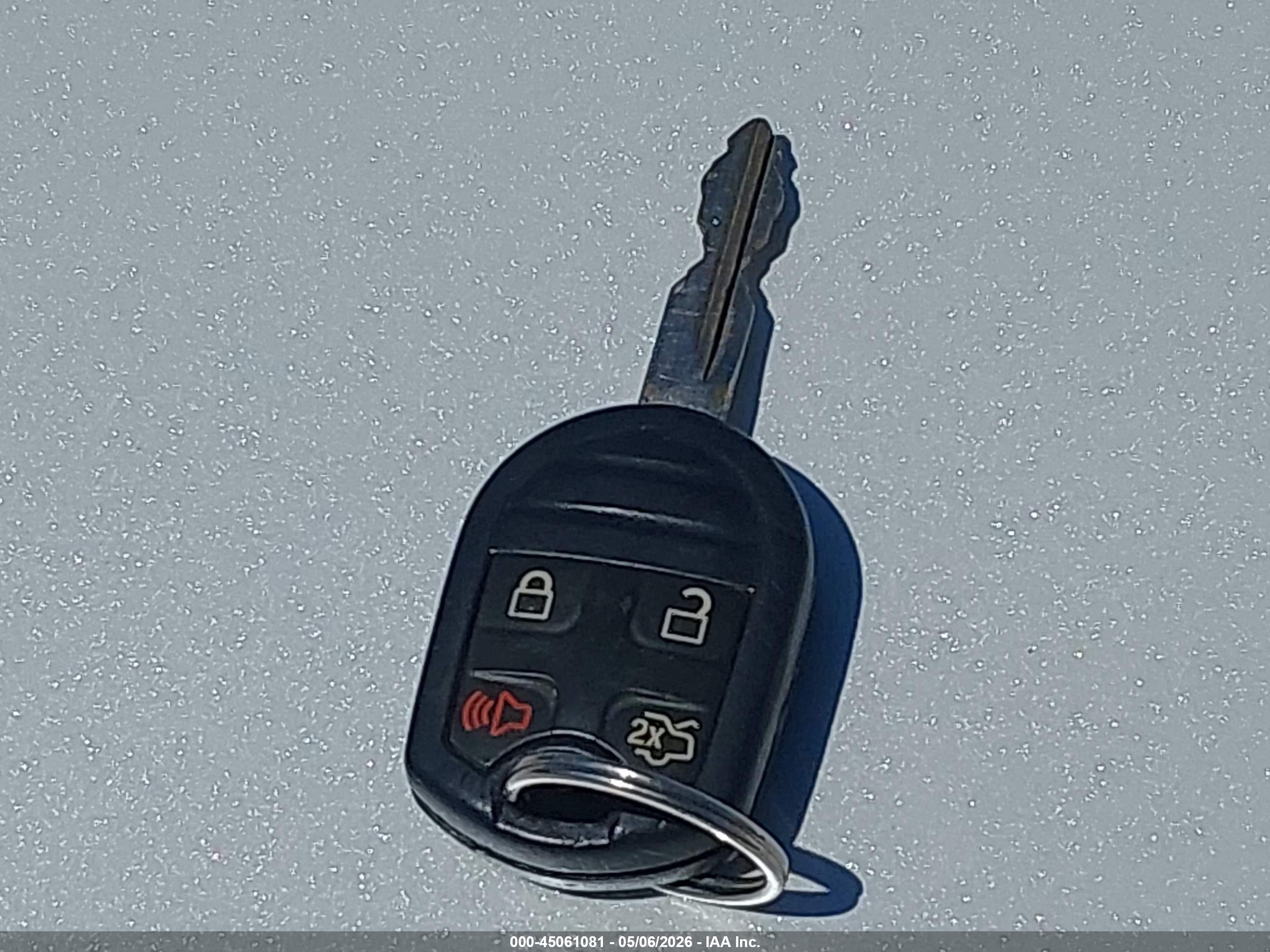 FORD EXPLORER image 11