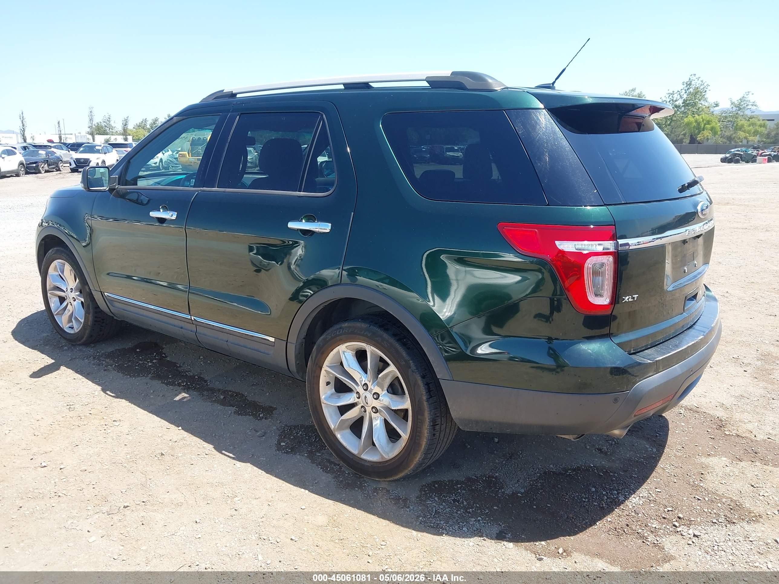 FORD EXPLORER image 3