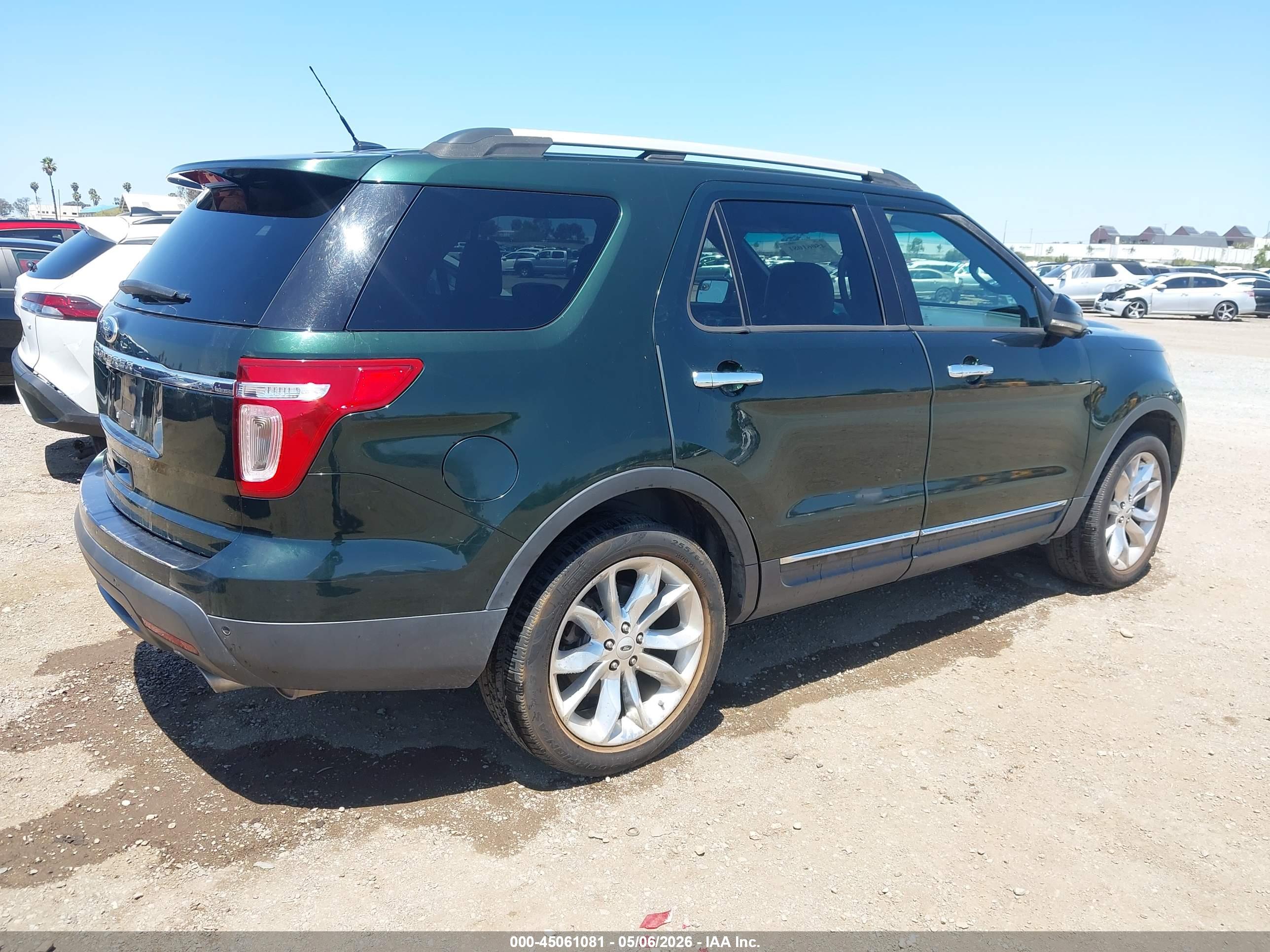 FORD EXPLORER image 4
