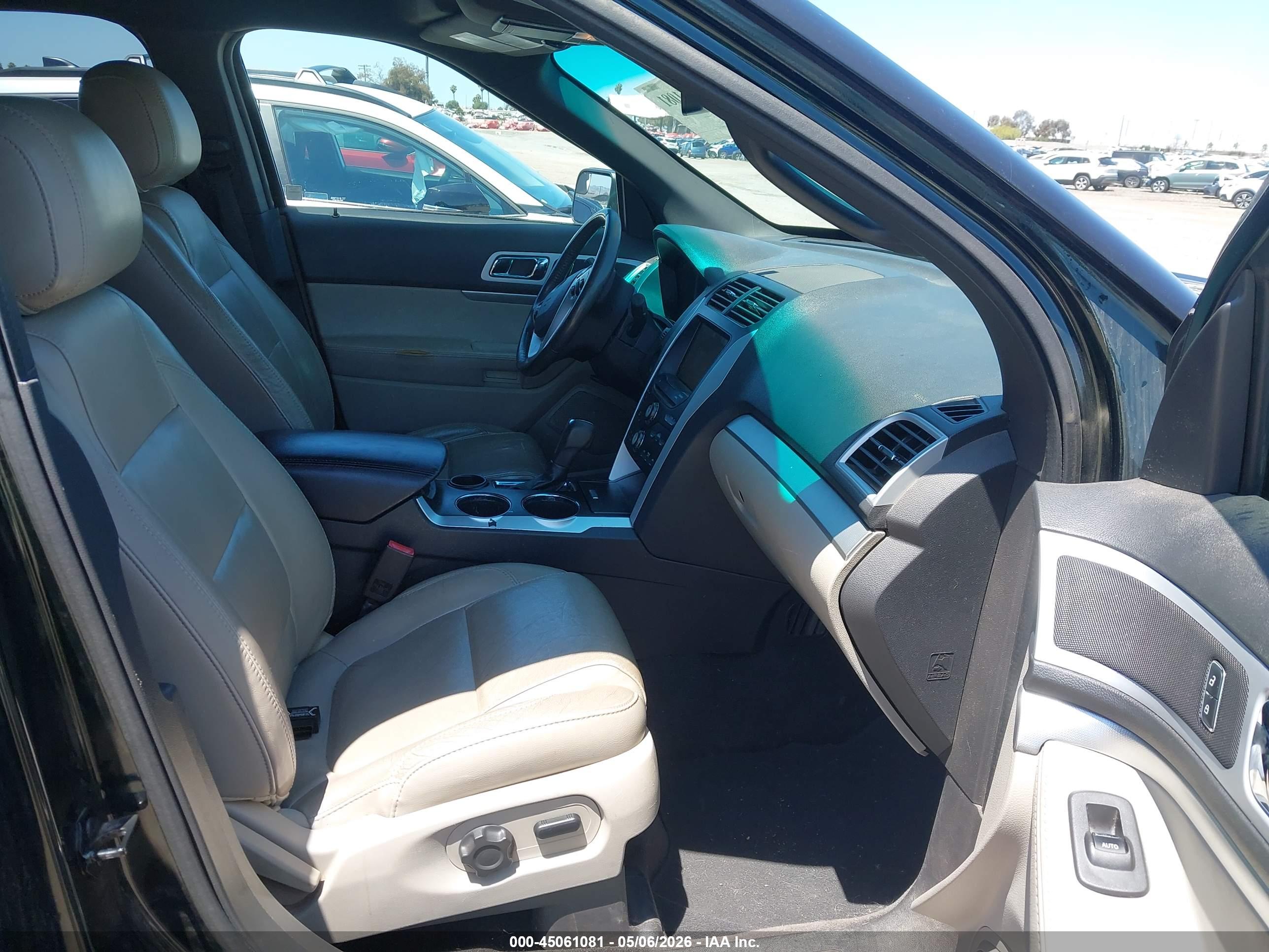 FORD EXPLORER image 5