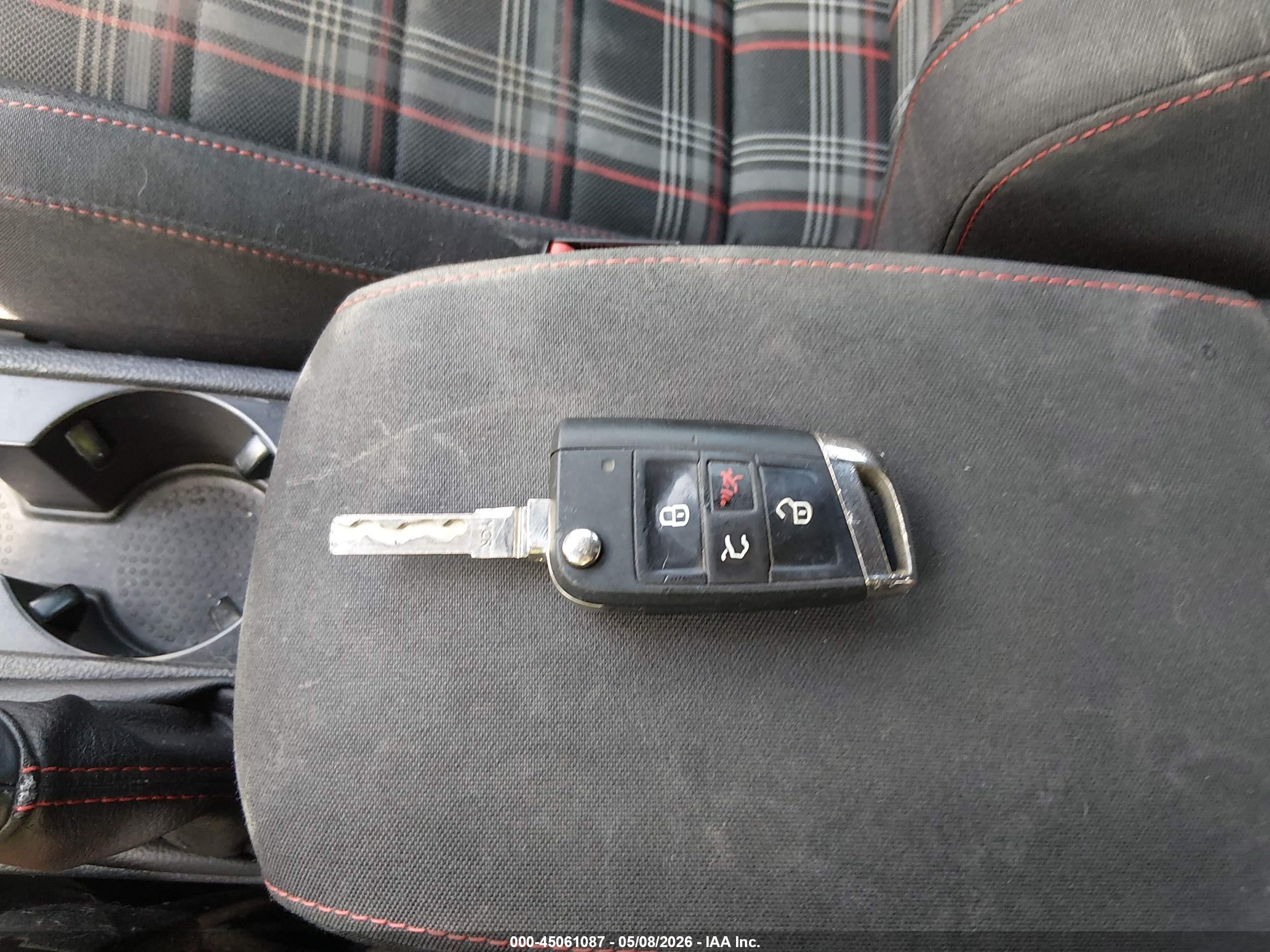 VOLKSWAGEN GOLF image 11