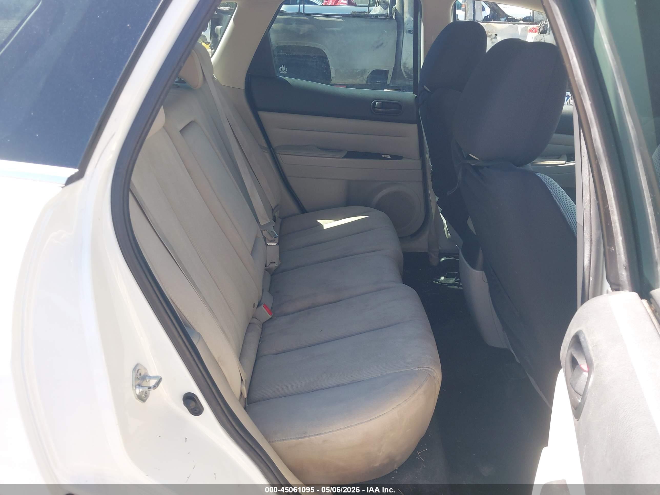 MAZDA CX-7 image 8