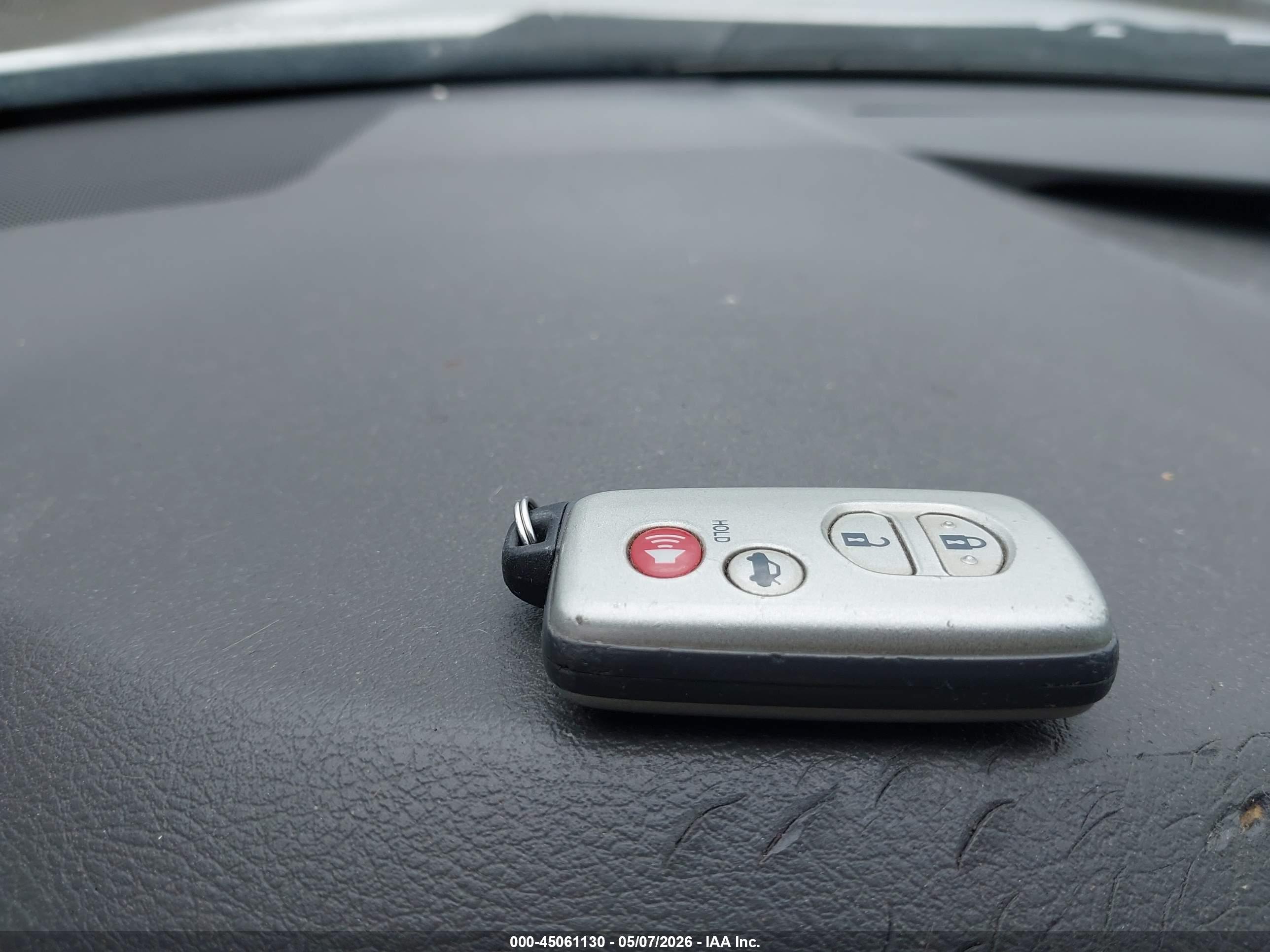 TOYOTA CAMRY image 11