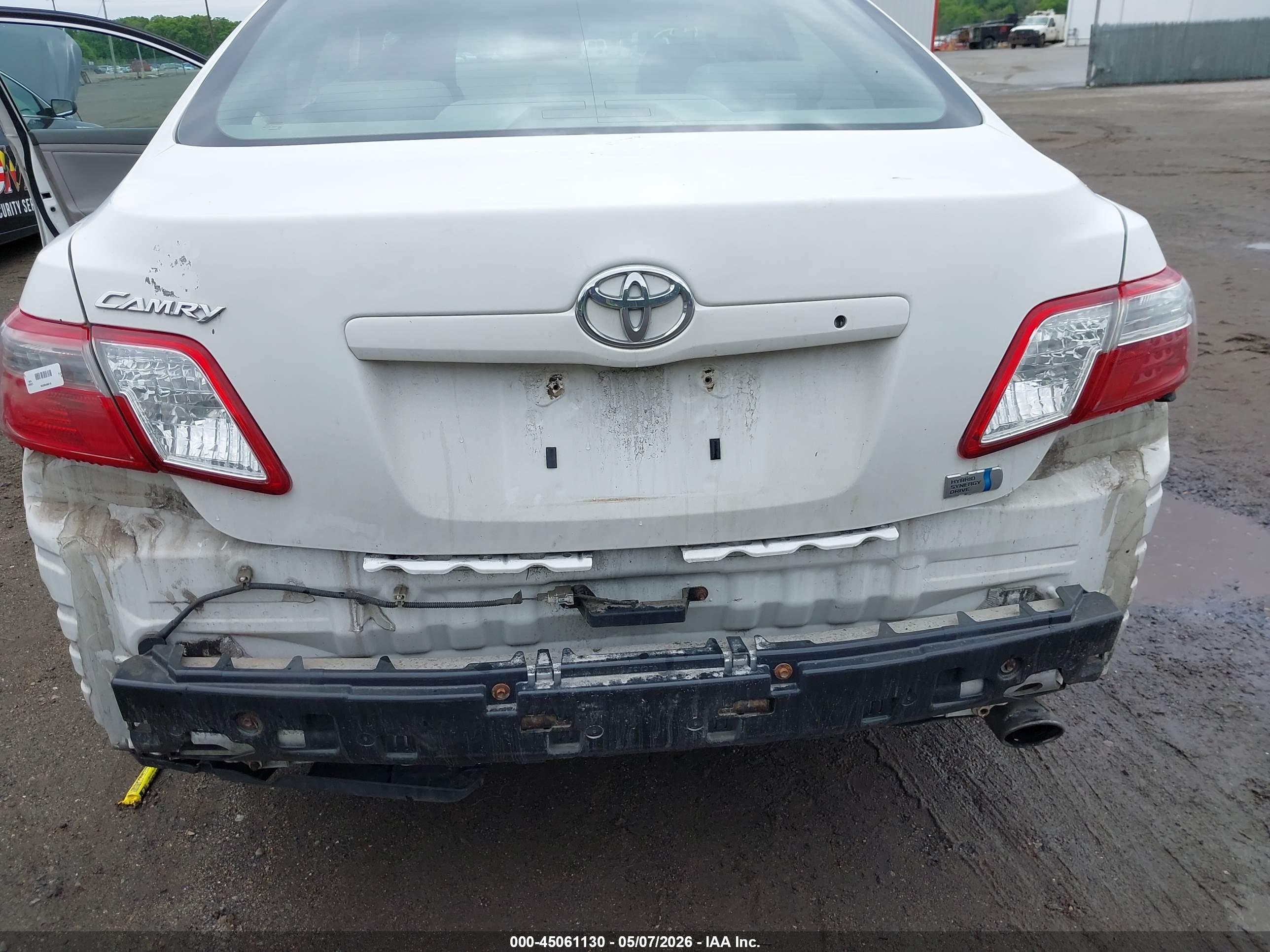 TOYOTA CAMRY image 6