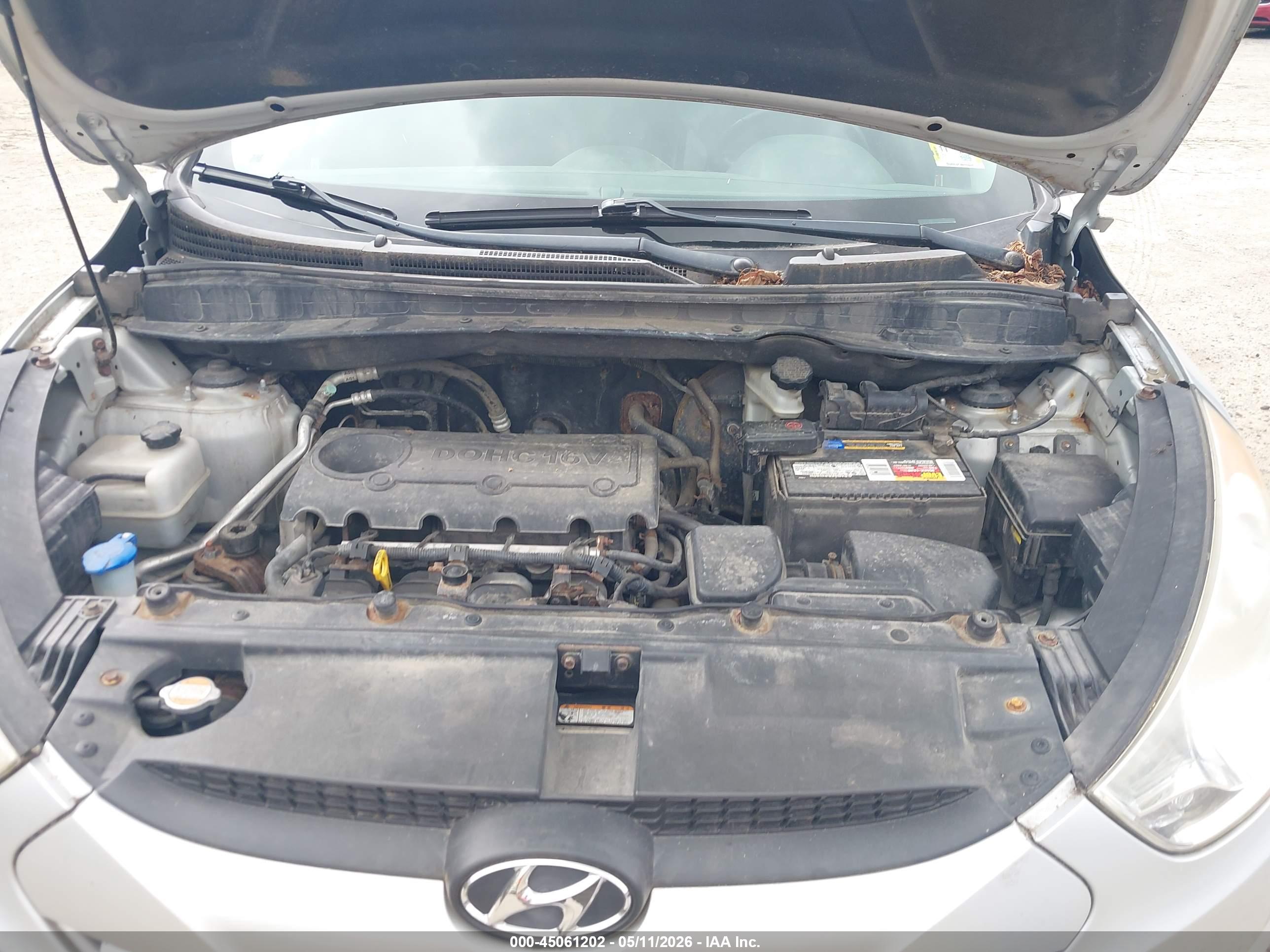 HYUNDAI TUCSON image 10