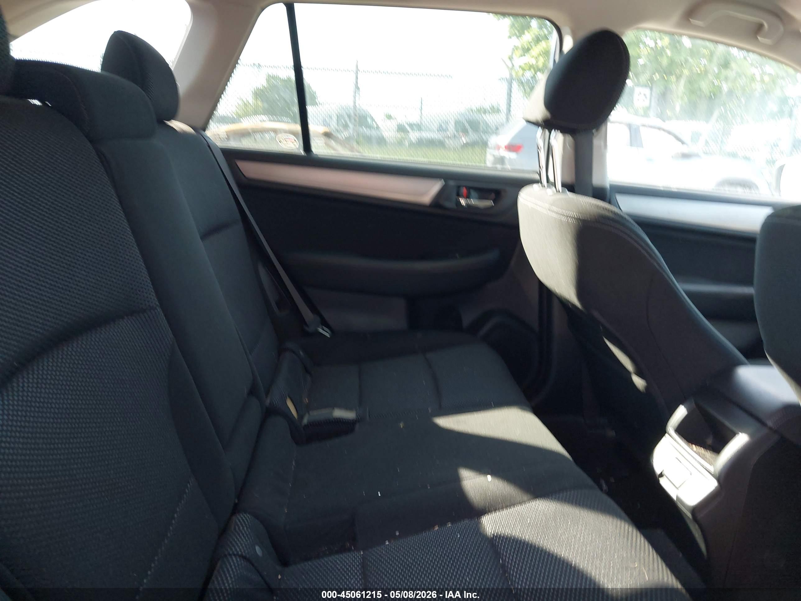 SUBARU OUTBACK image 8