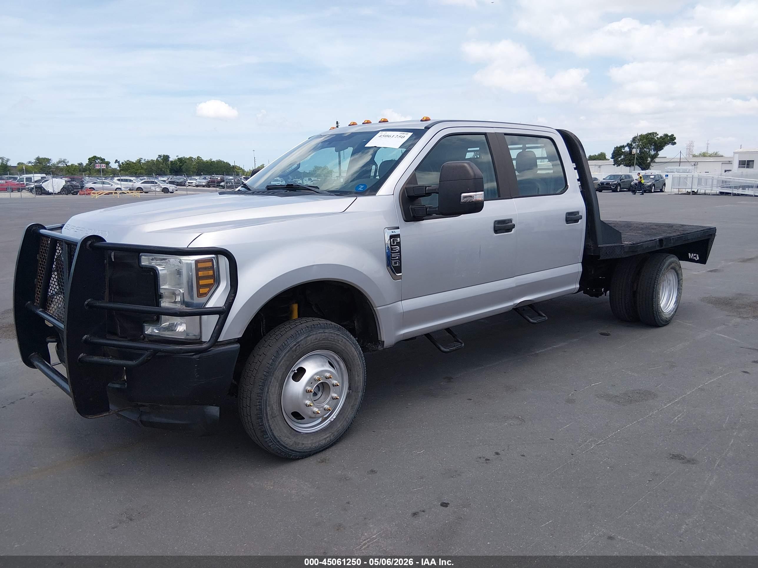FORD F-350 image 2