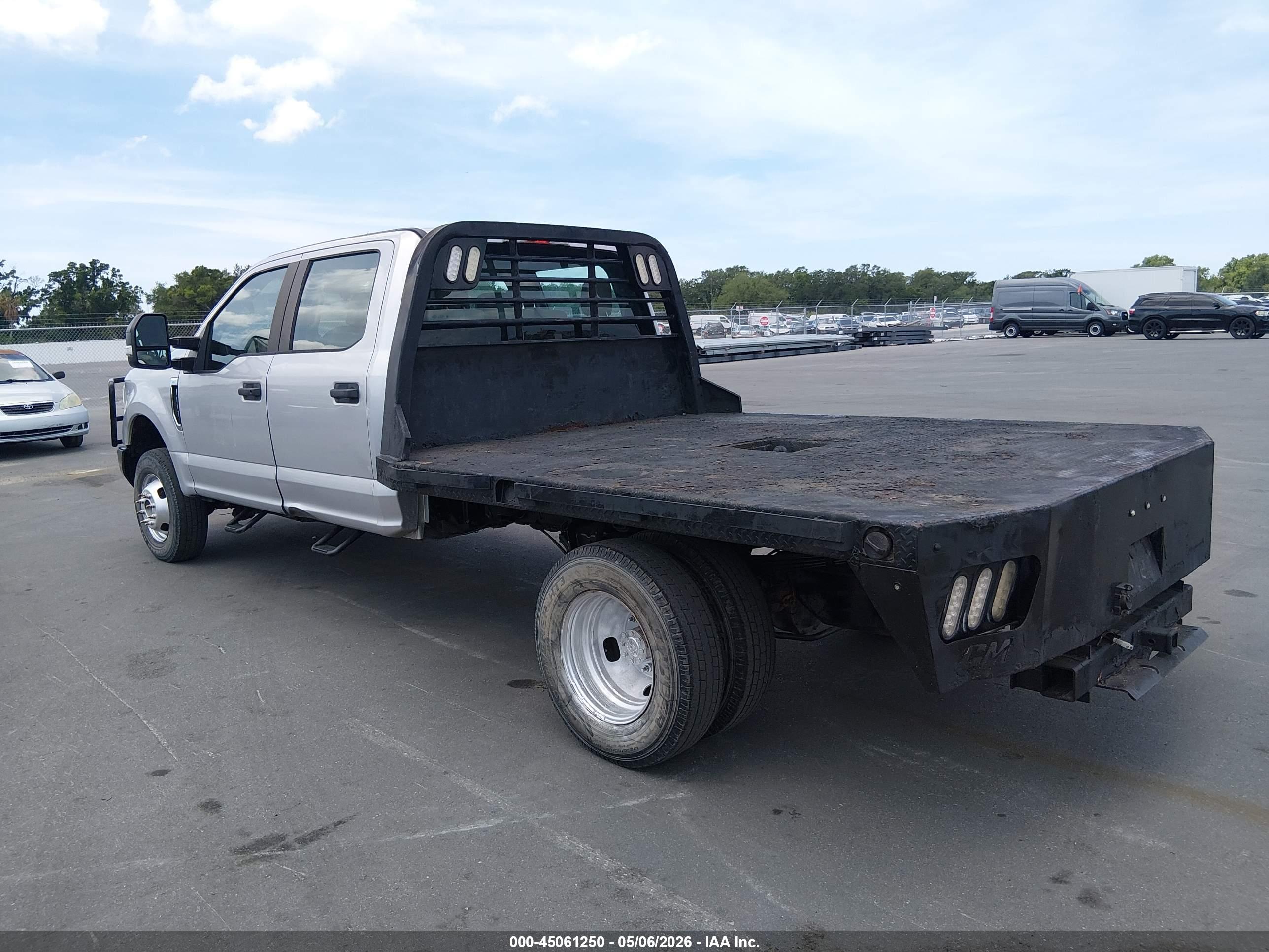 FORD F-350 image 3