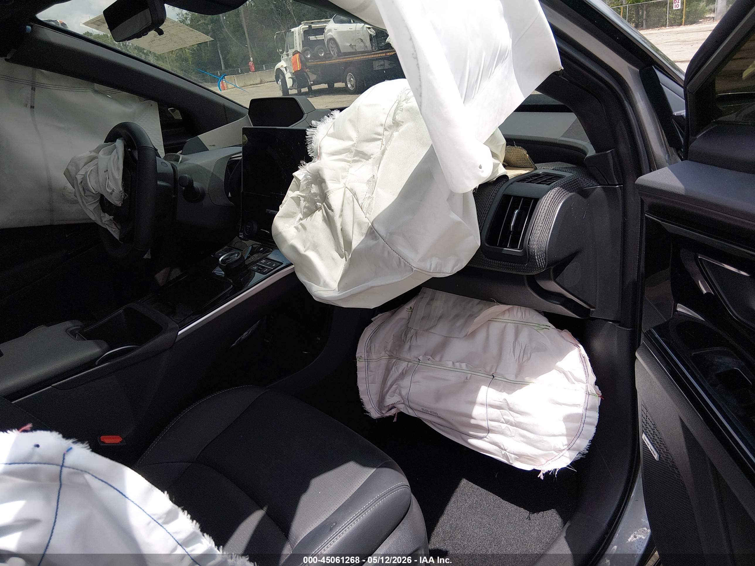 SUBARU SOLTERRA image 5