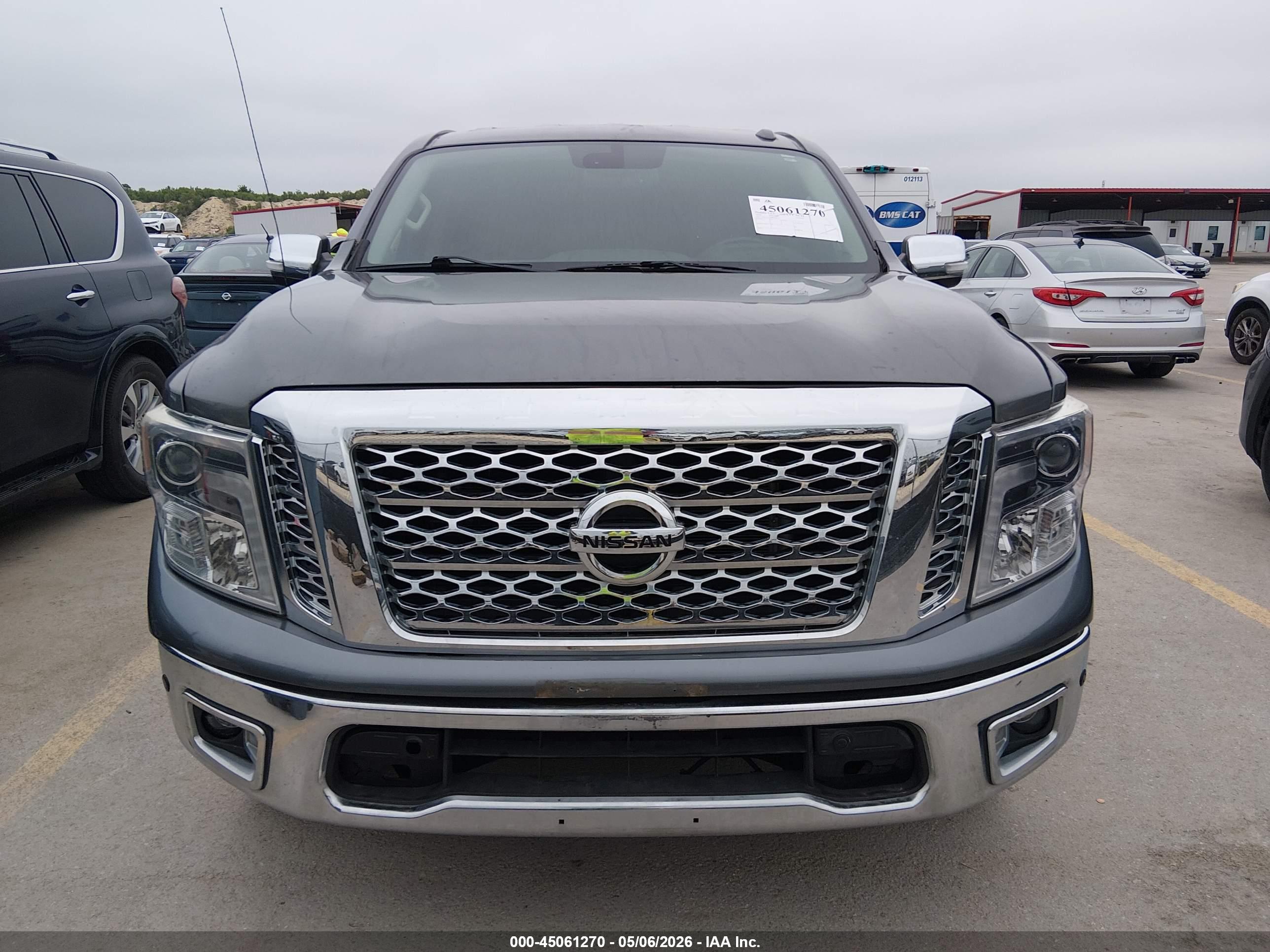 NISSAN TITAN image 6