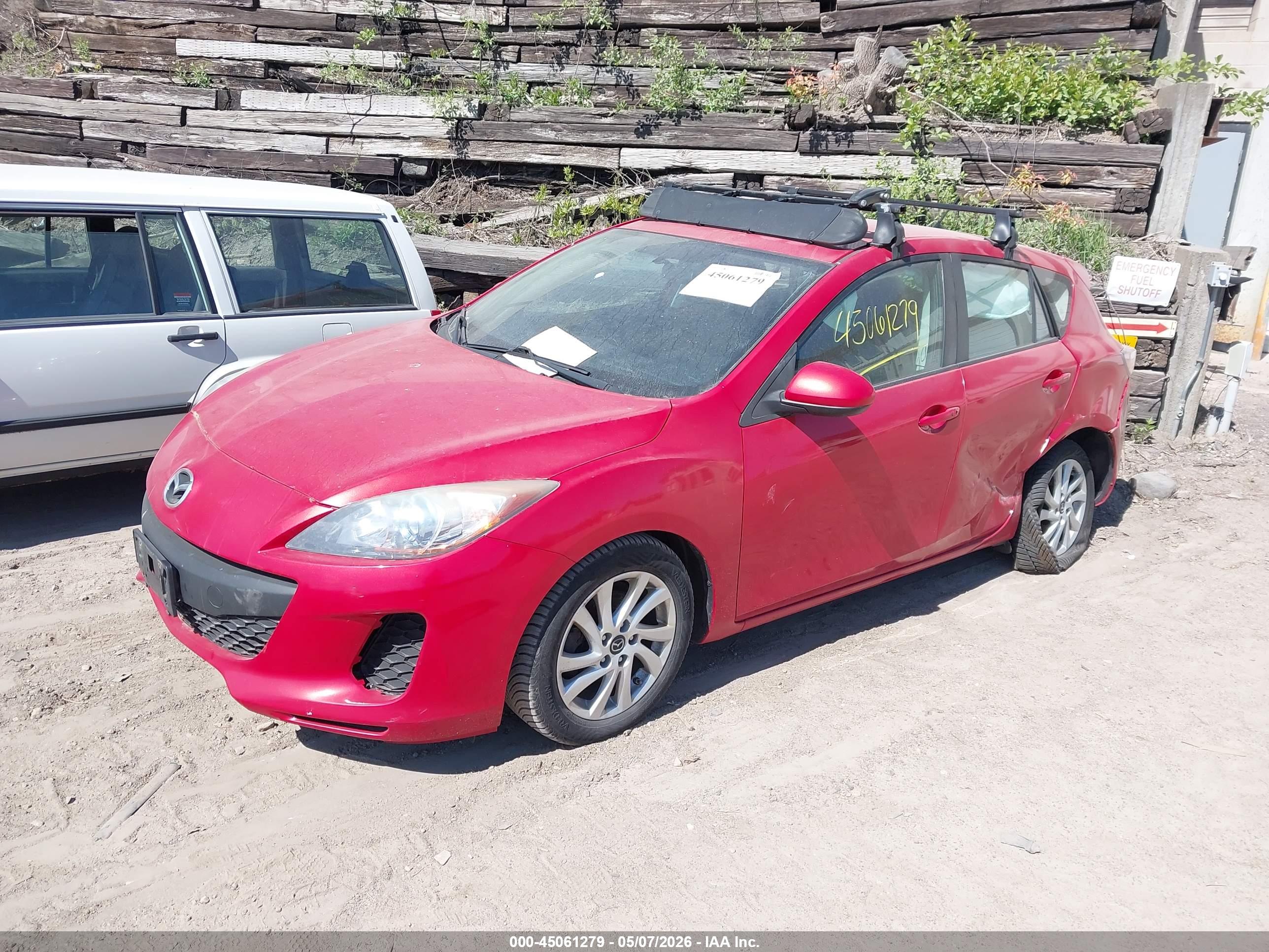 MAZDA MAZDA3 image 2