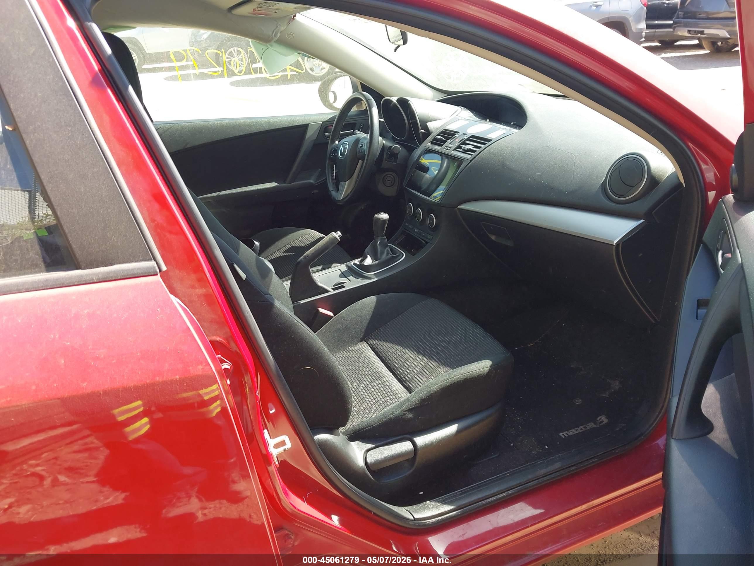 MAZDA MAZDA3 image 5