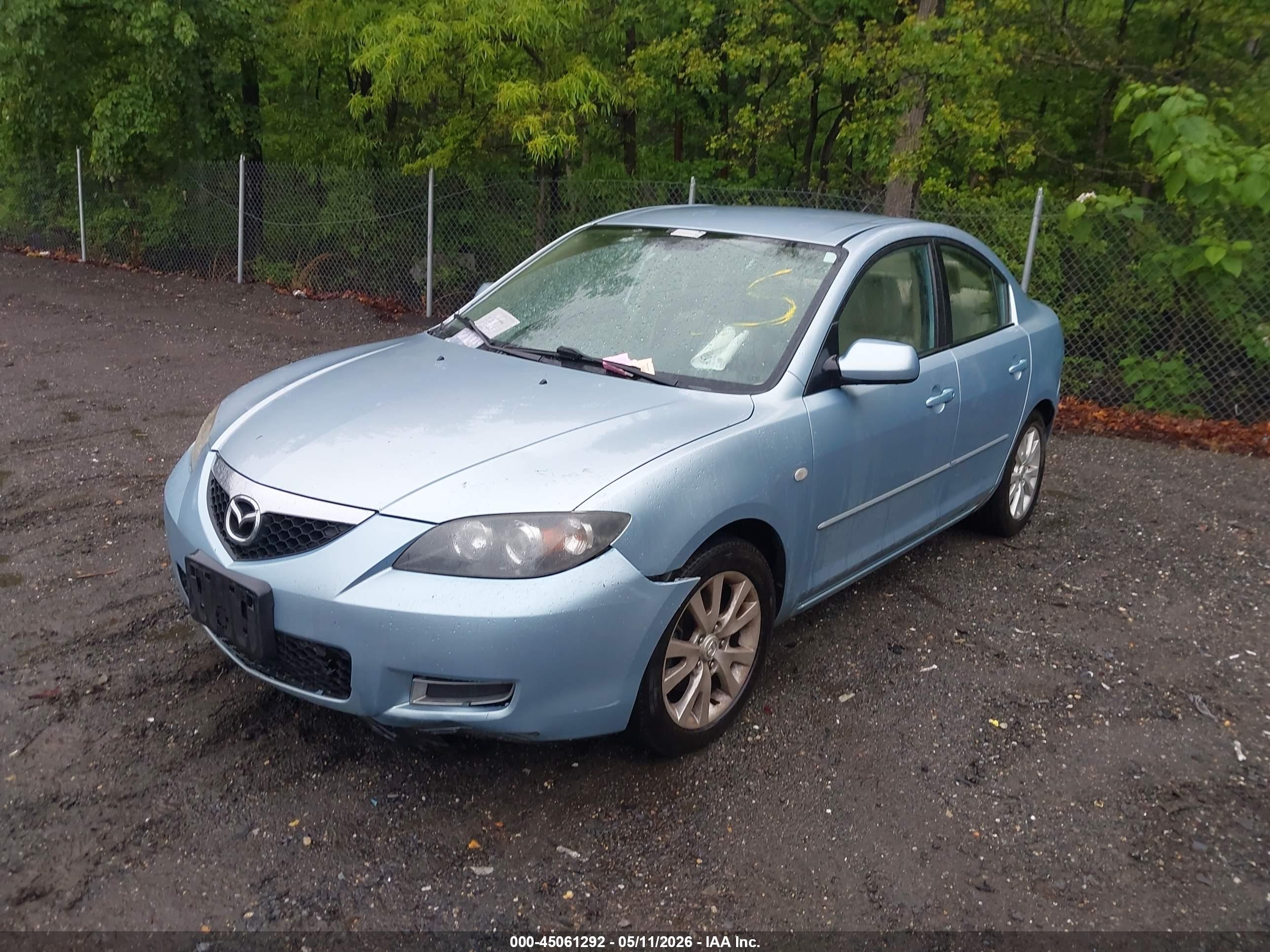 MAZDA MAZDA3 image 2