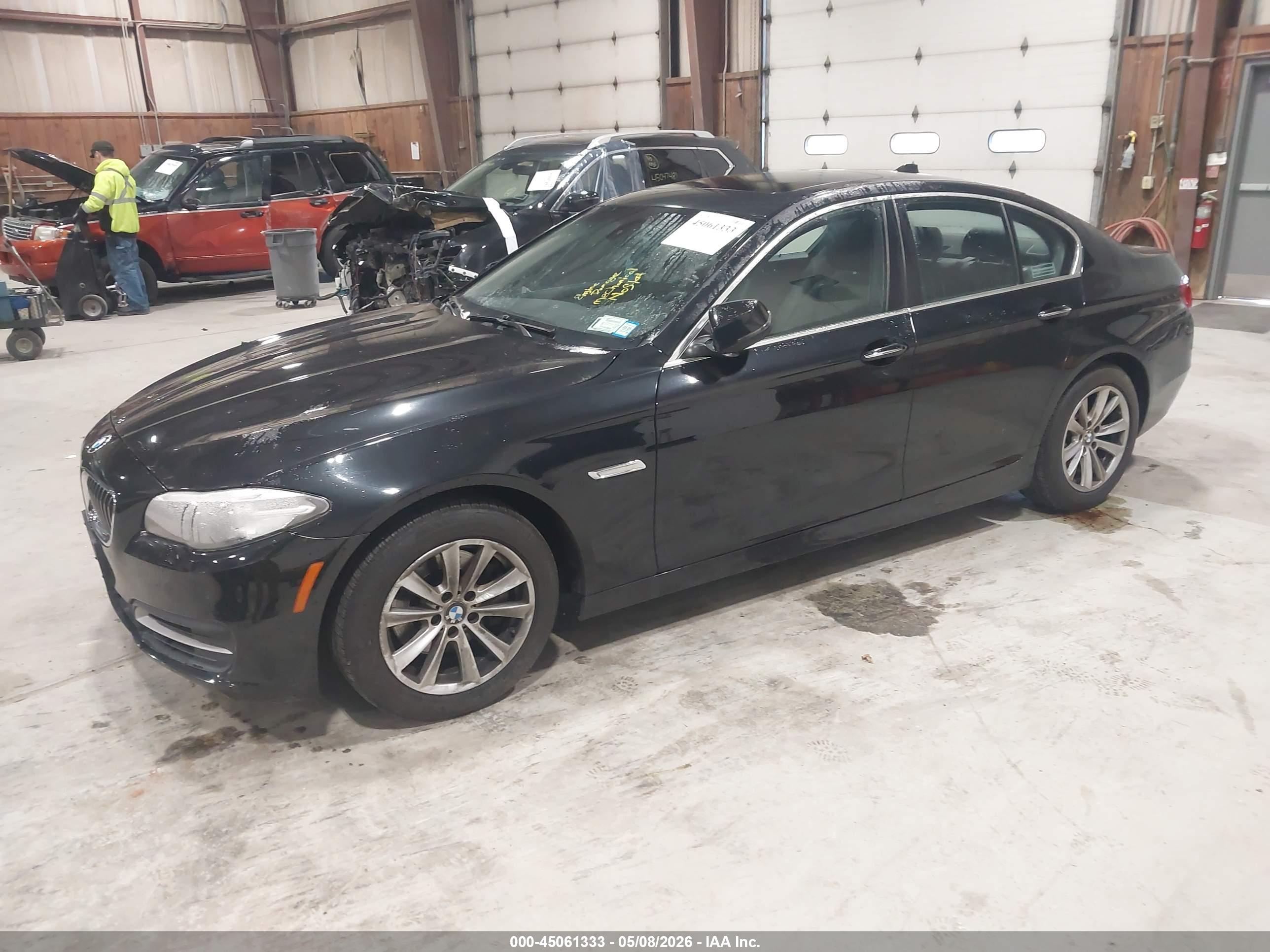 BMW 528I image 2