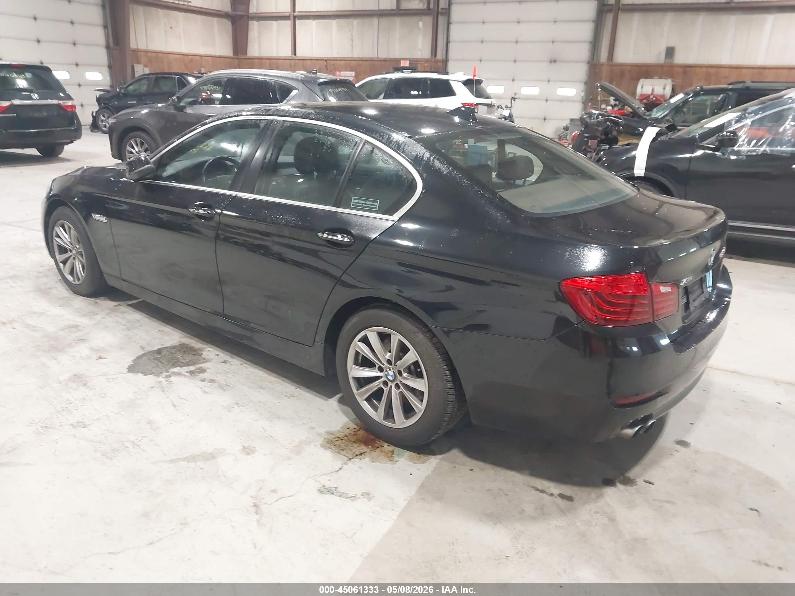 BMW 528I image 3
