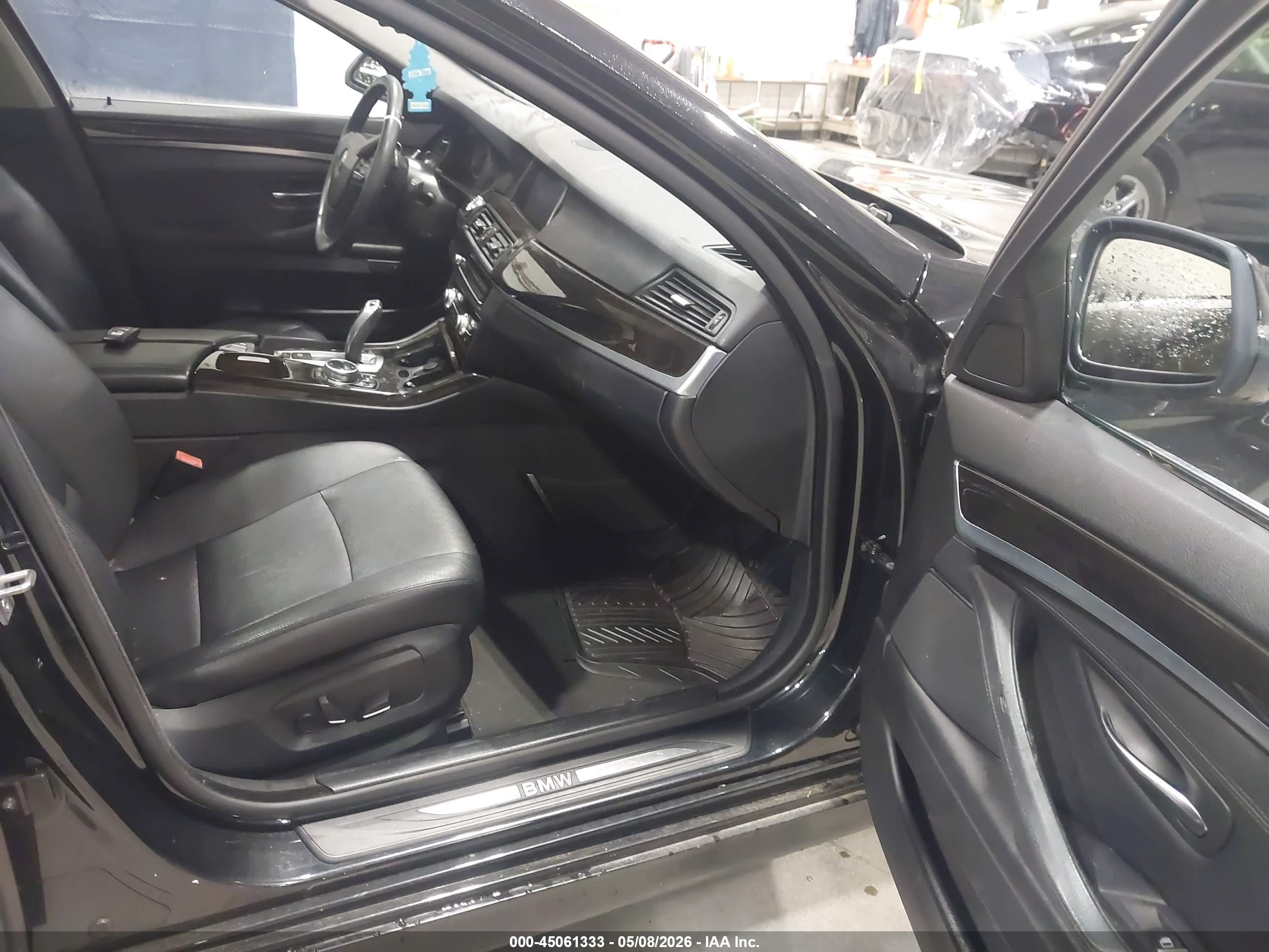 BMW 528I image 5
