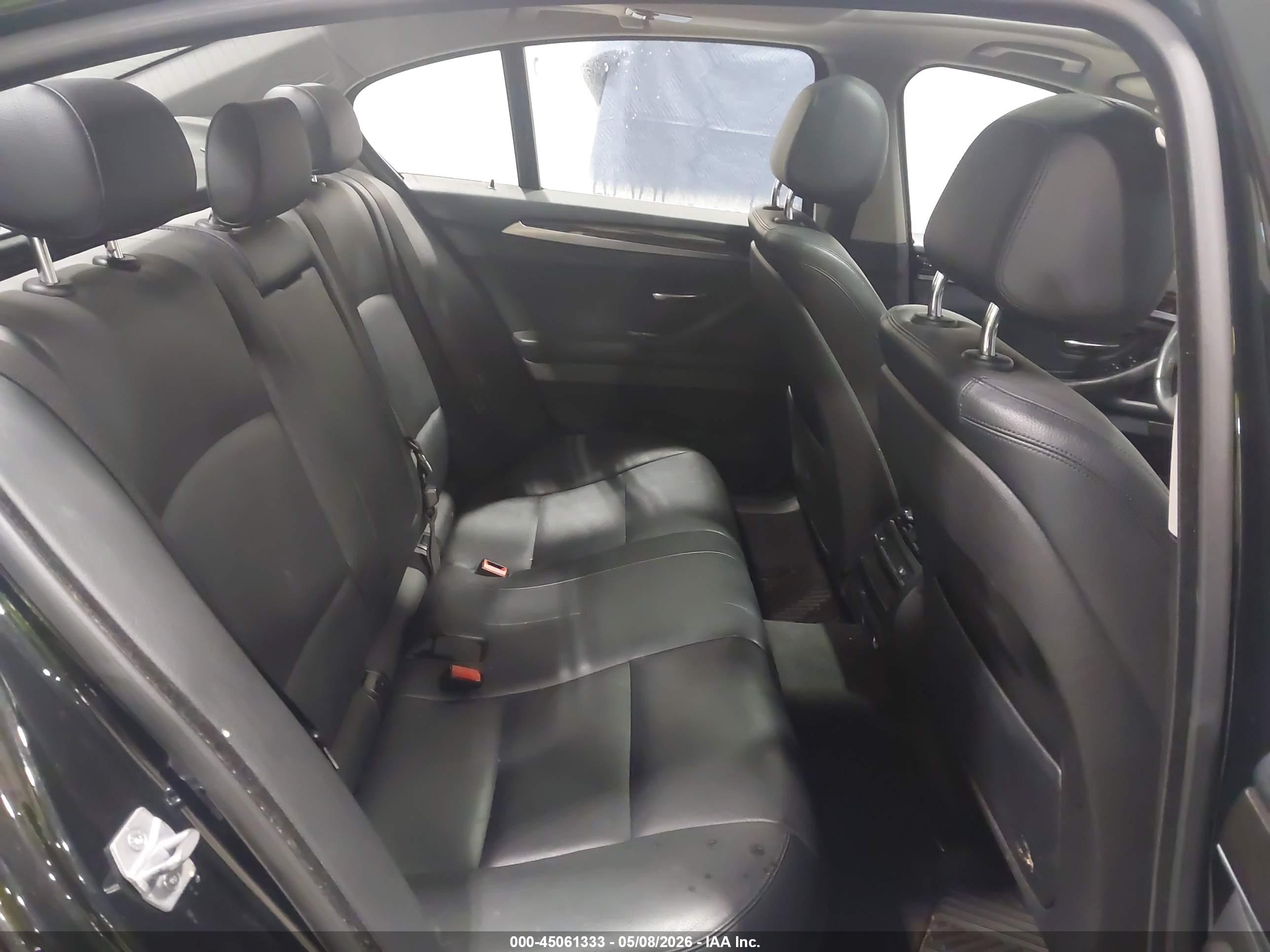 BMW 528I image 8