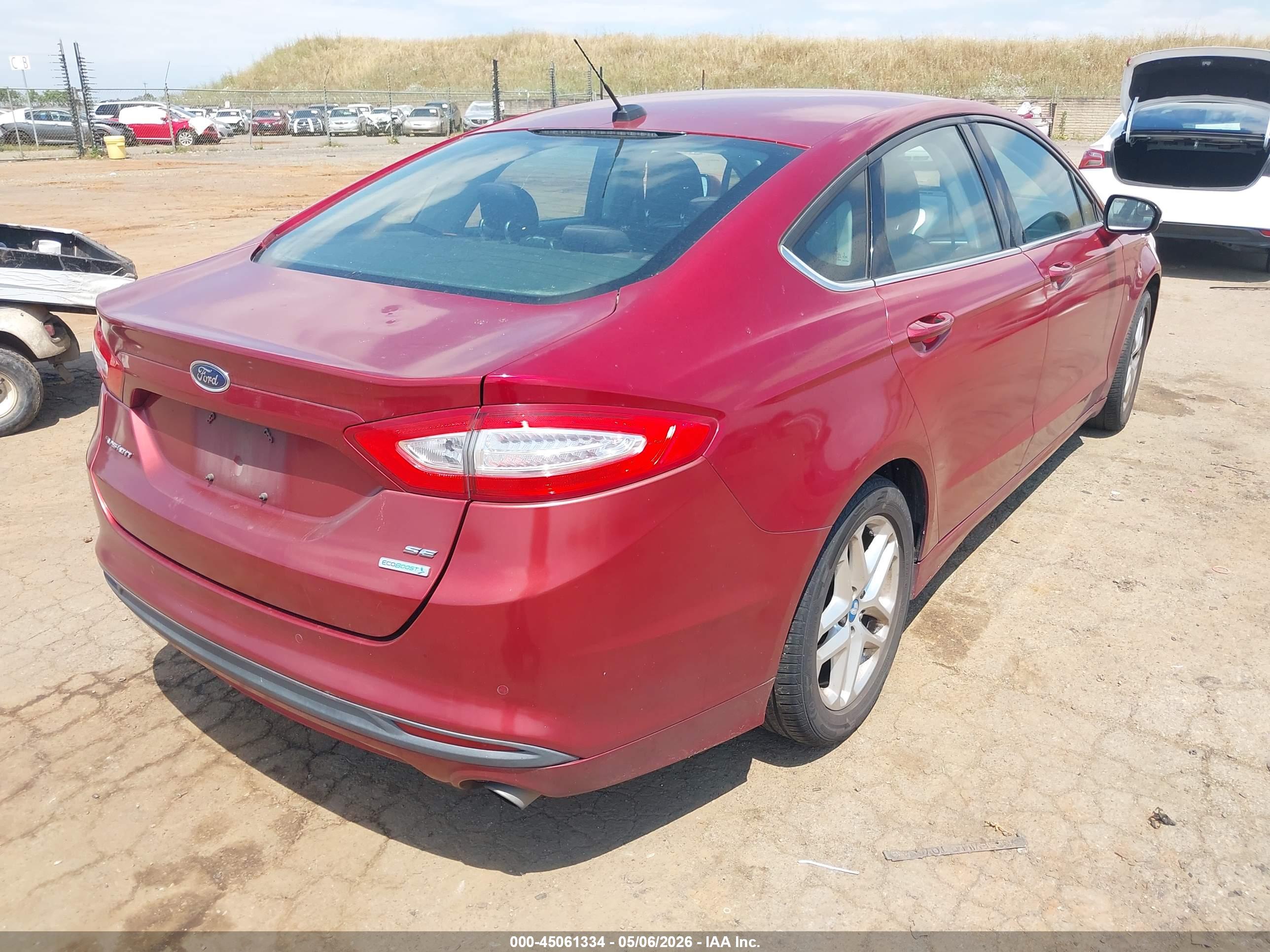FORD FUSION image 4