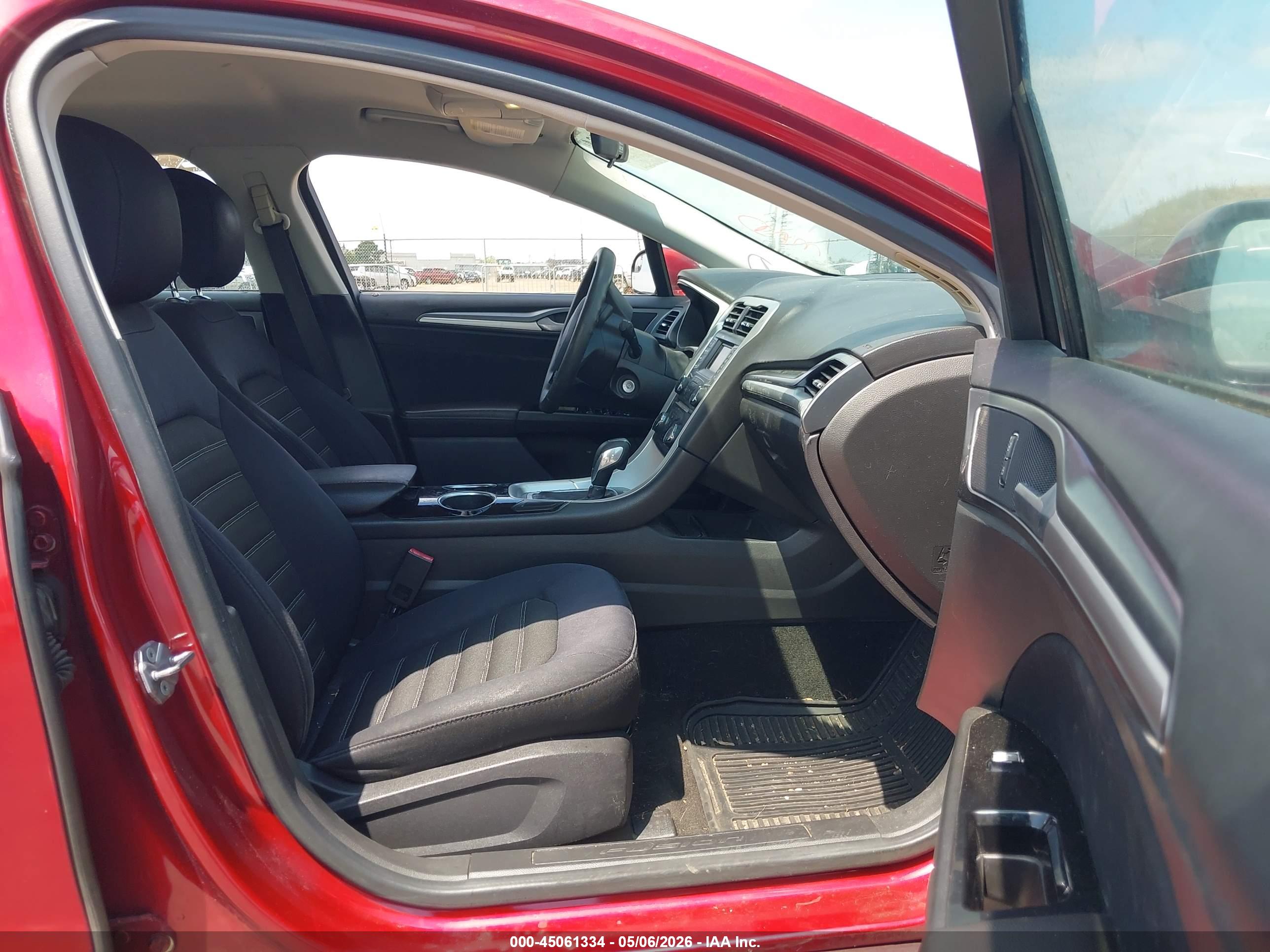 FORD FUSION image 5