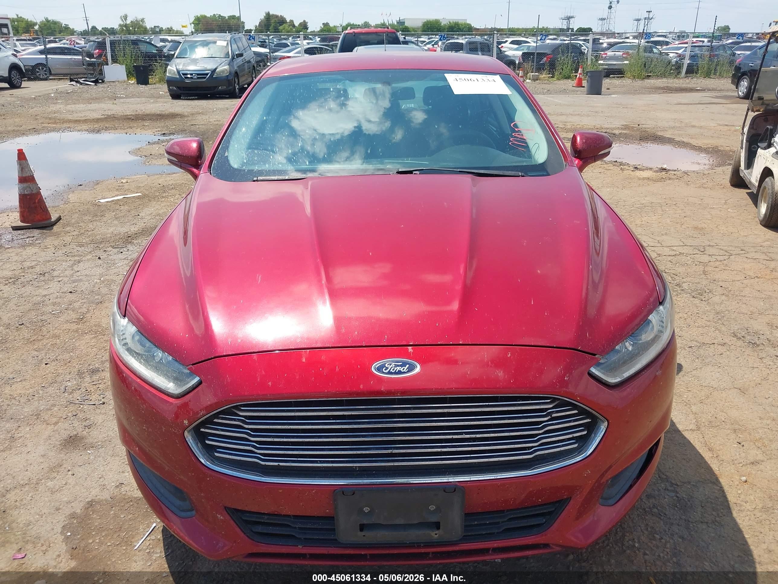 FORD FUSION image 6