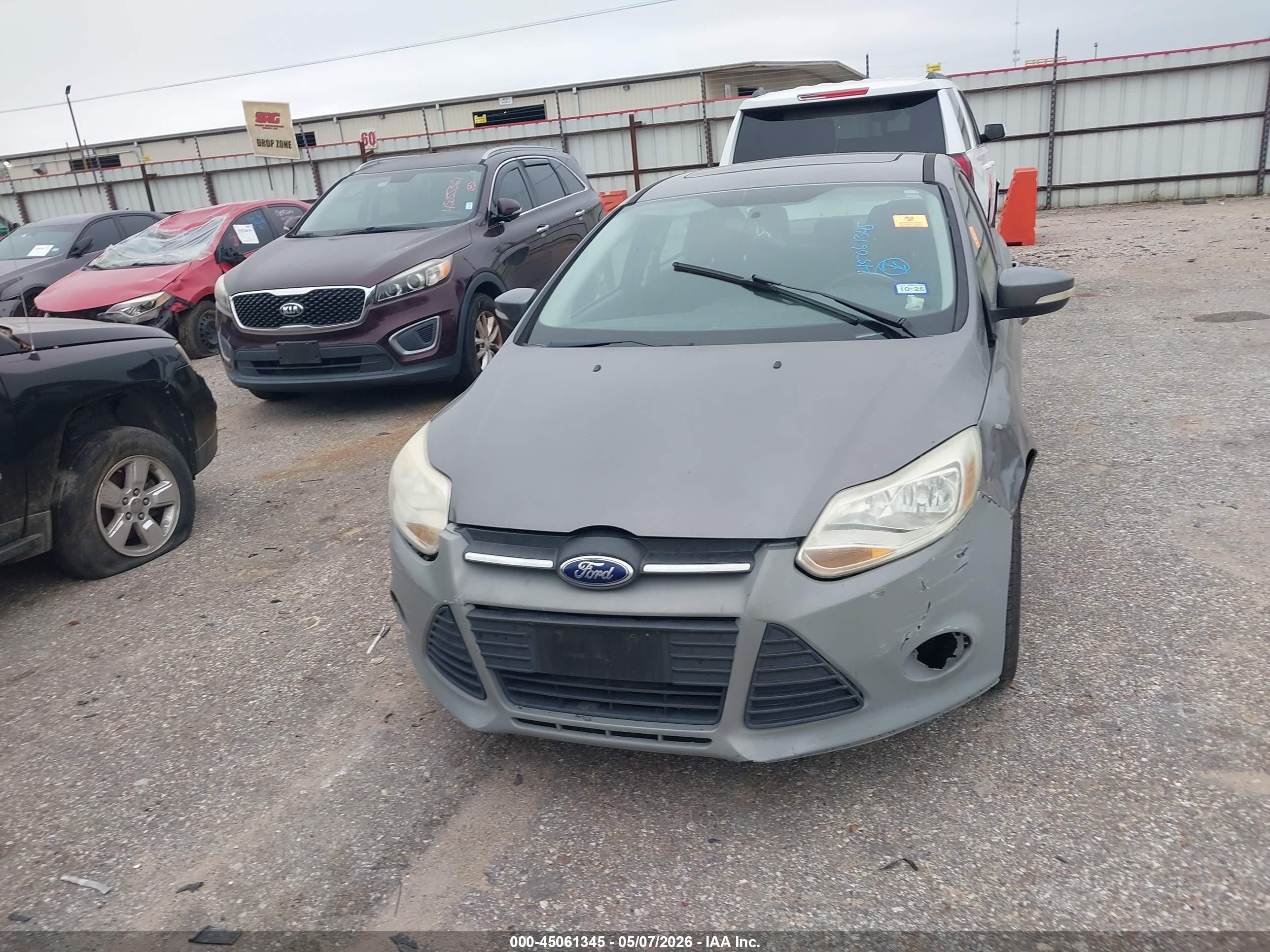 FORD FOCUS image 10