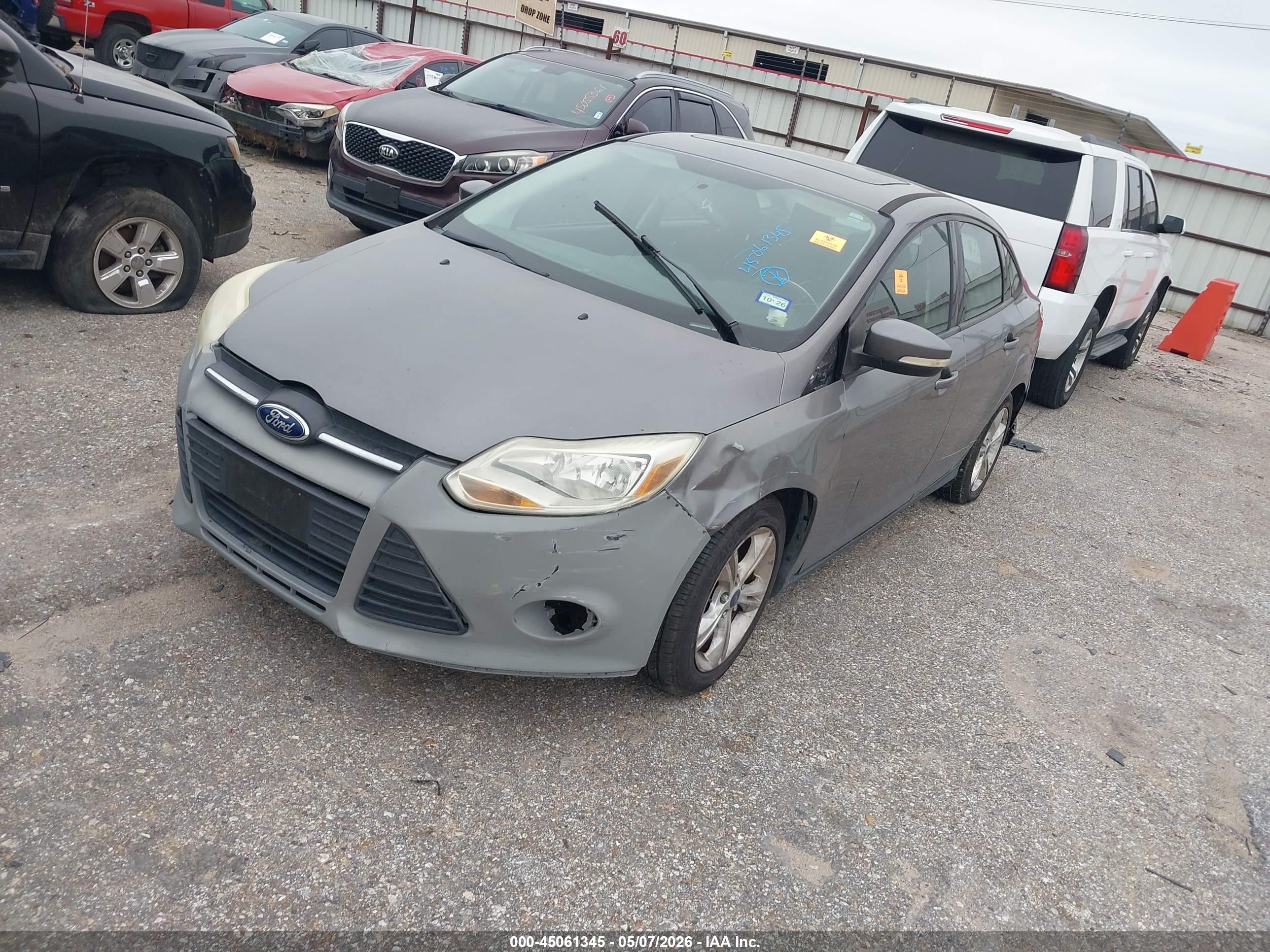 FORD FOCUS image 2