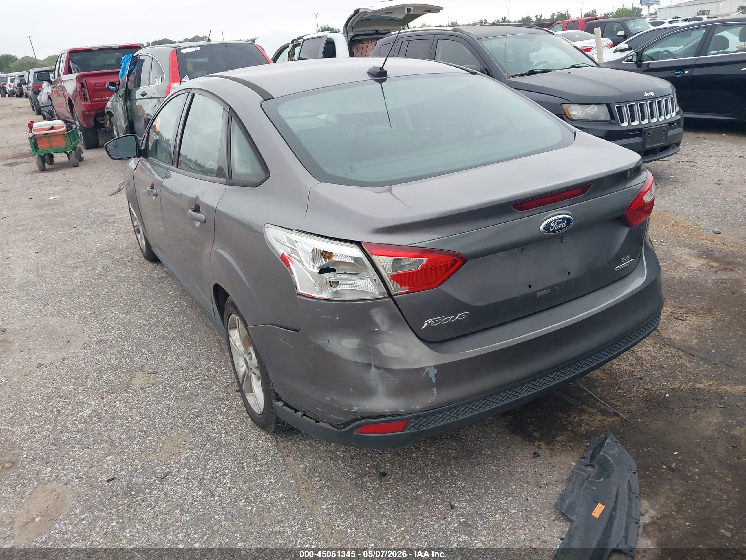 FORD FOCUS image 3