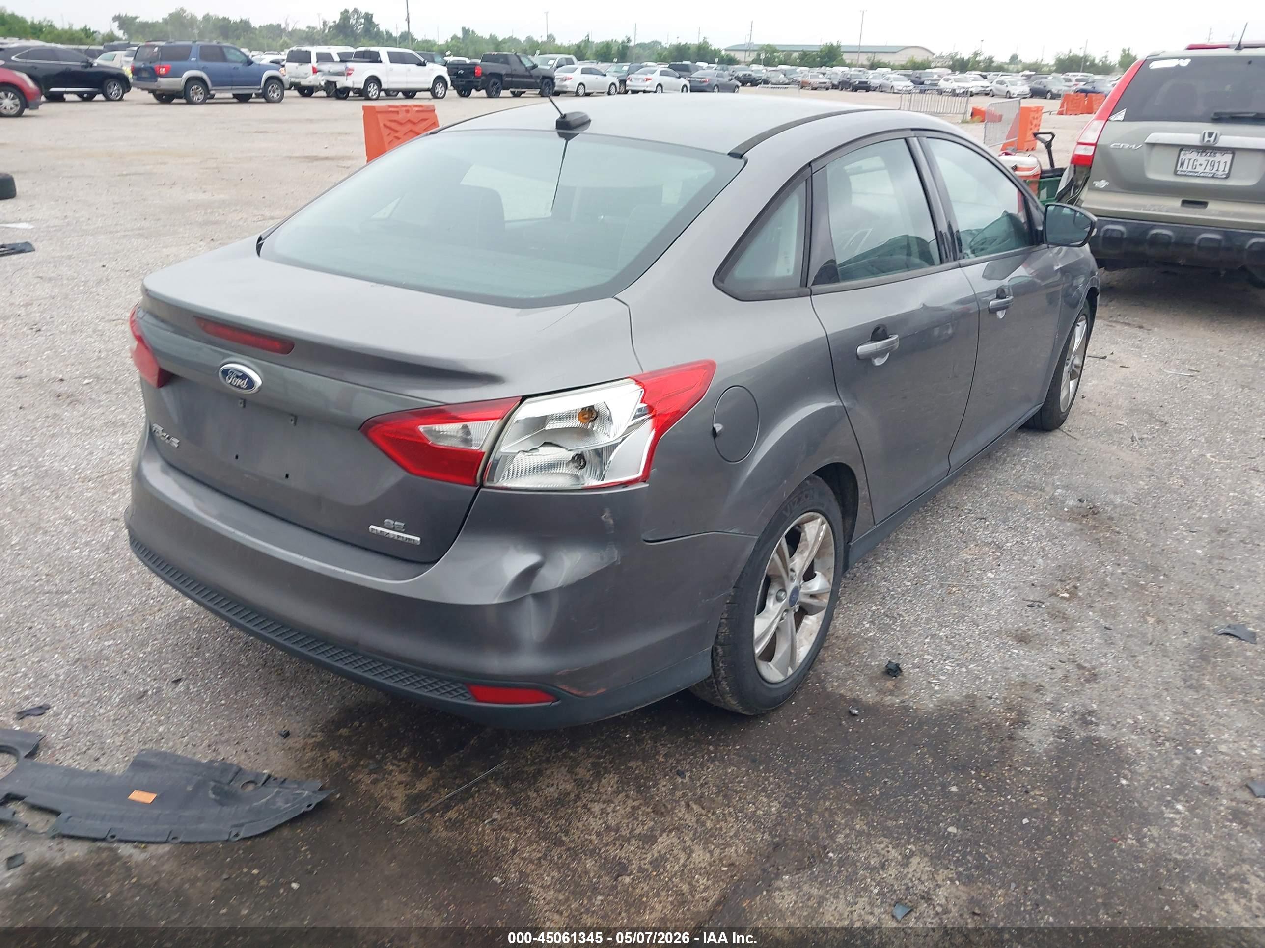 FORD FOCUS image 4