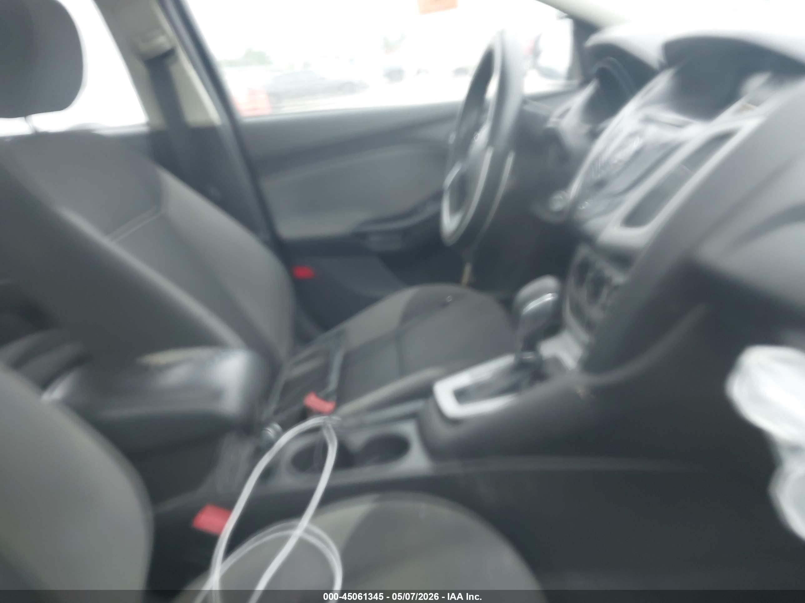 FORD FOCUS image 5