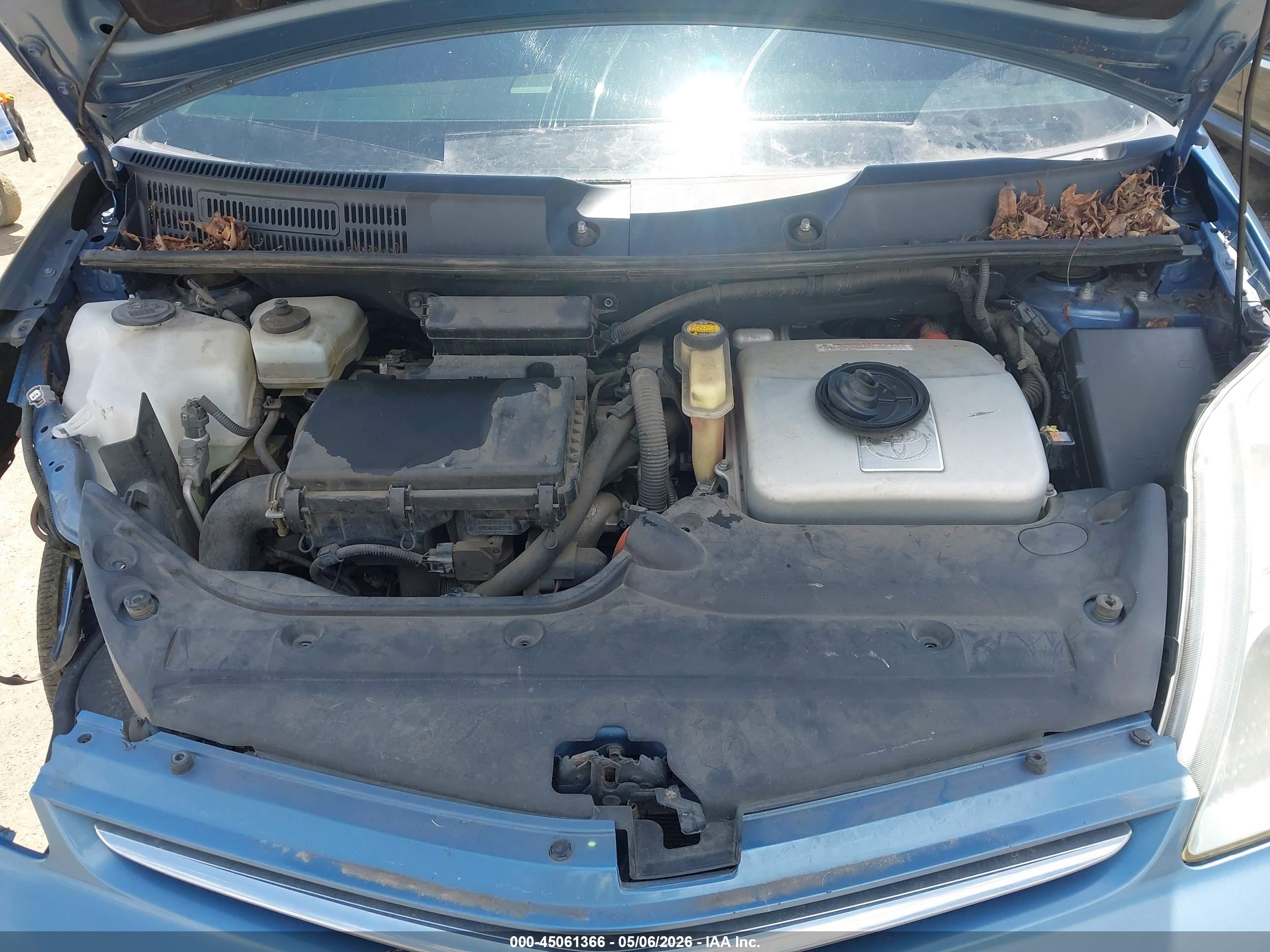 TOYOTA PRIUS image 10