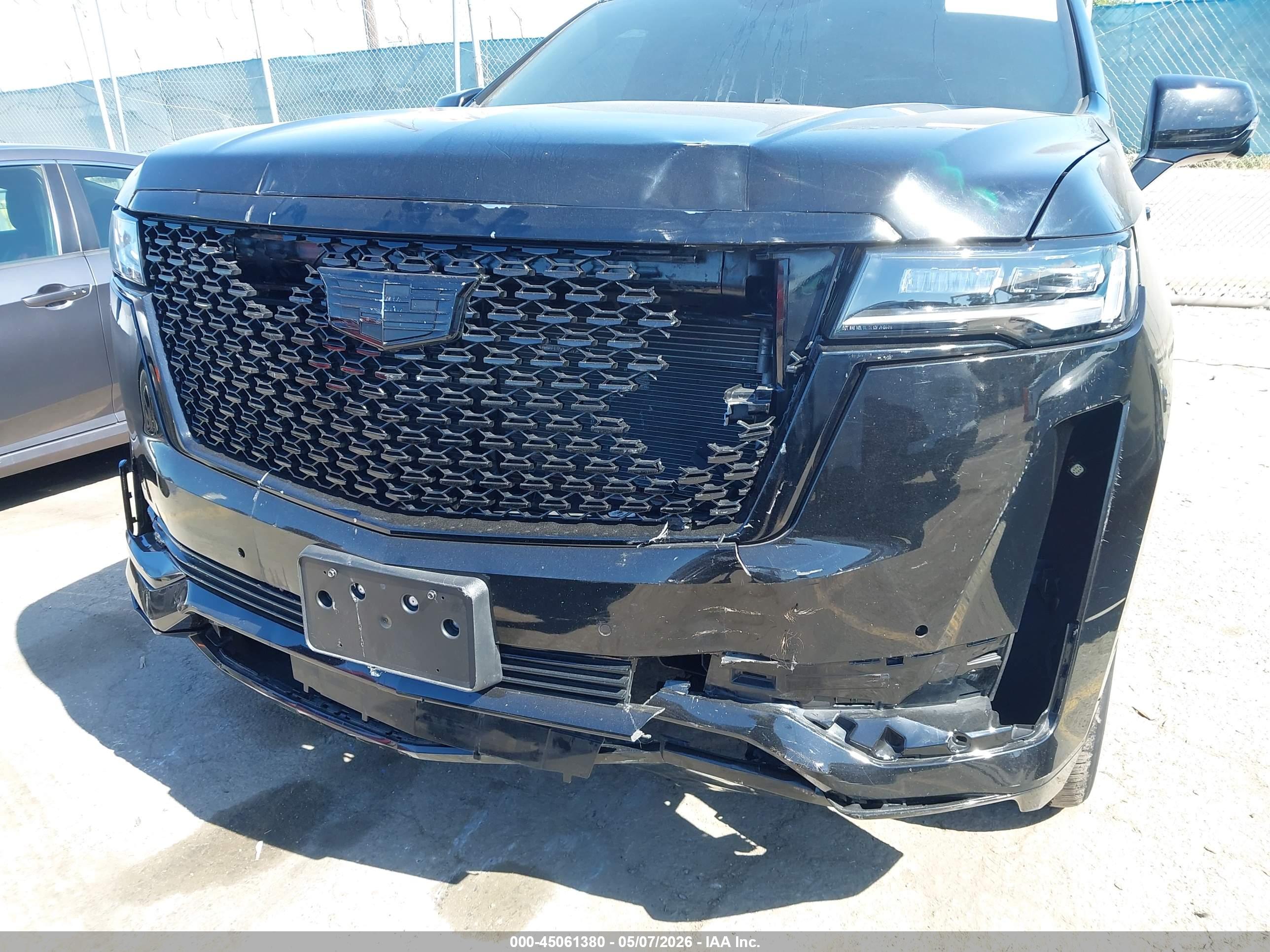CADILLAC ESCALADE image 6