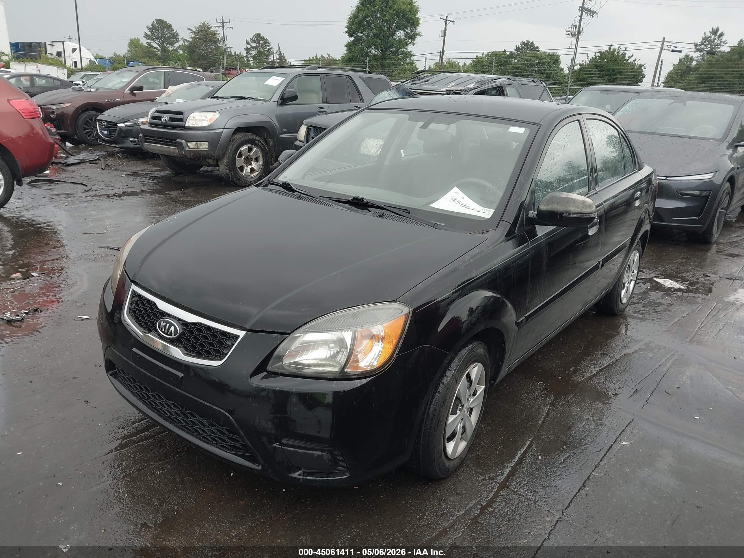 KIA RIO image 2