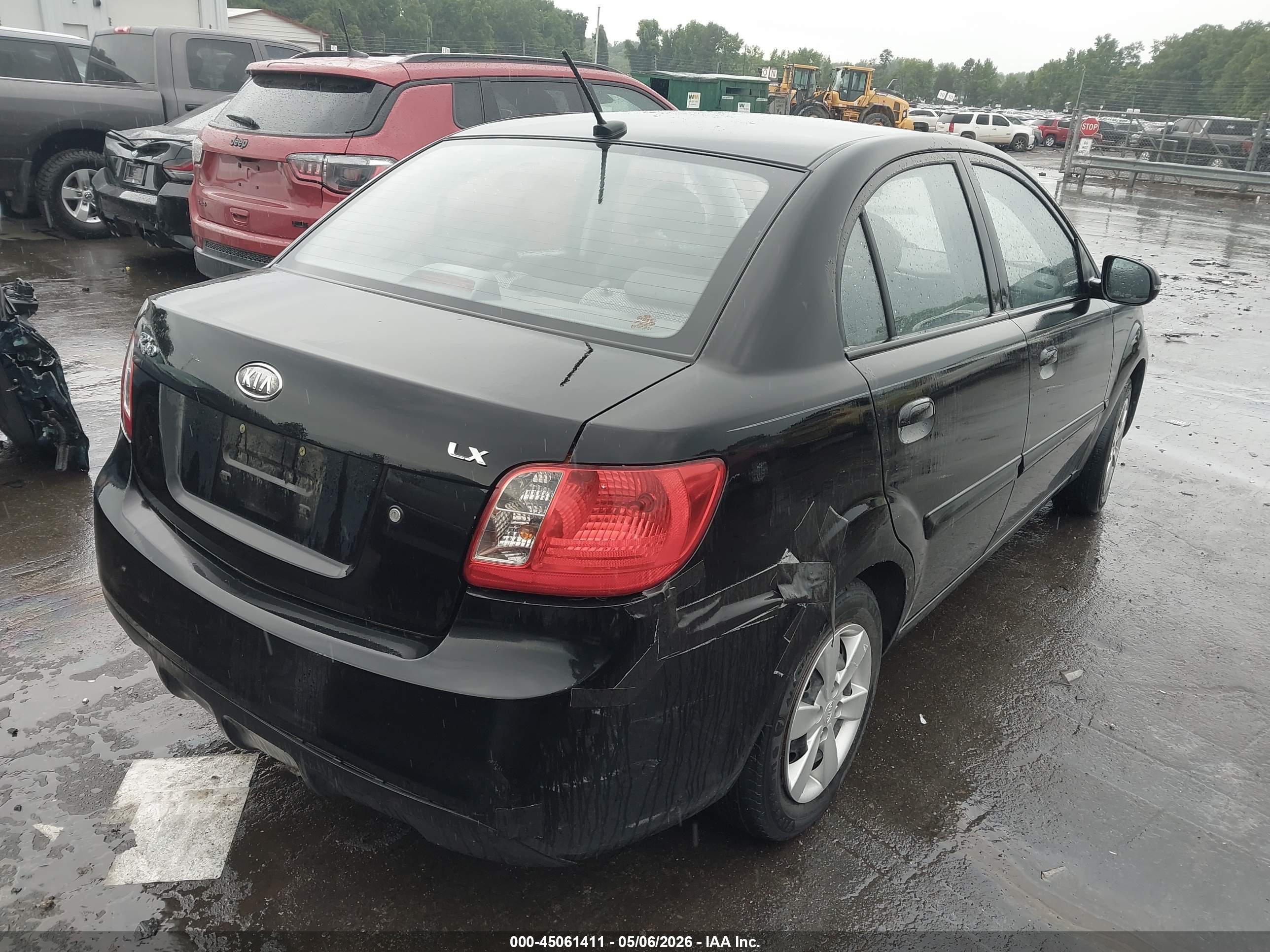 KIA RIO image 4