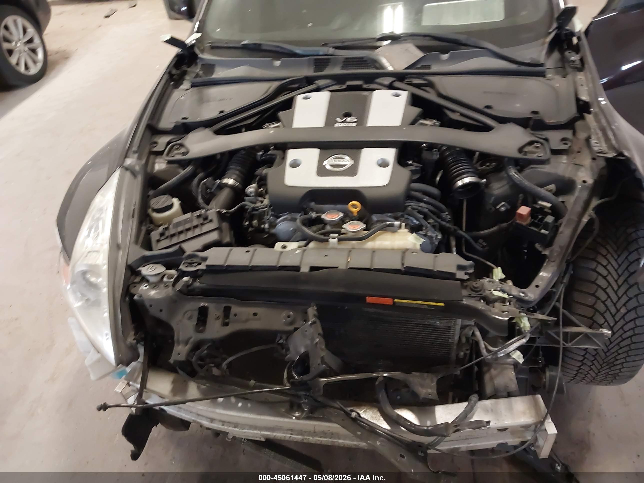 NISSAN 370Z image 10