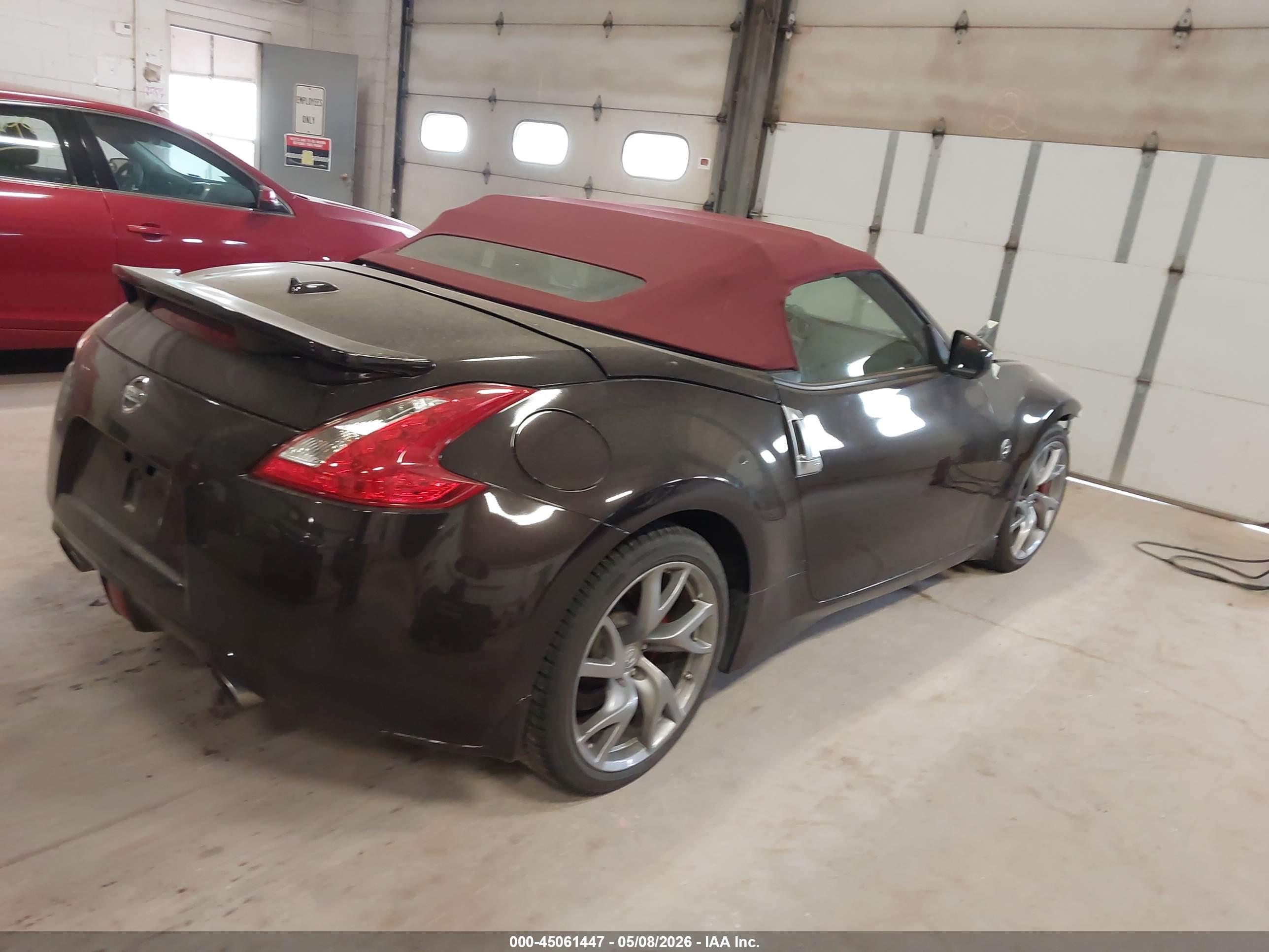 NISSAN 370Z image 4