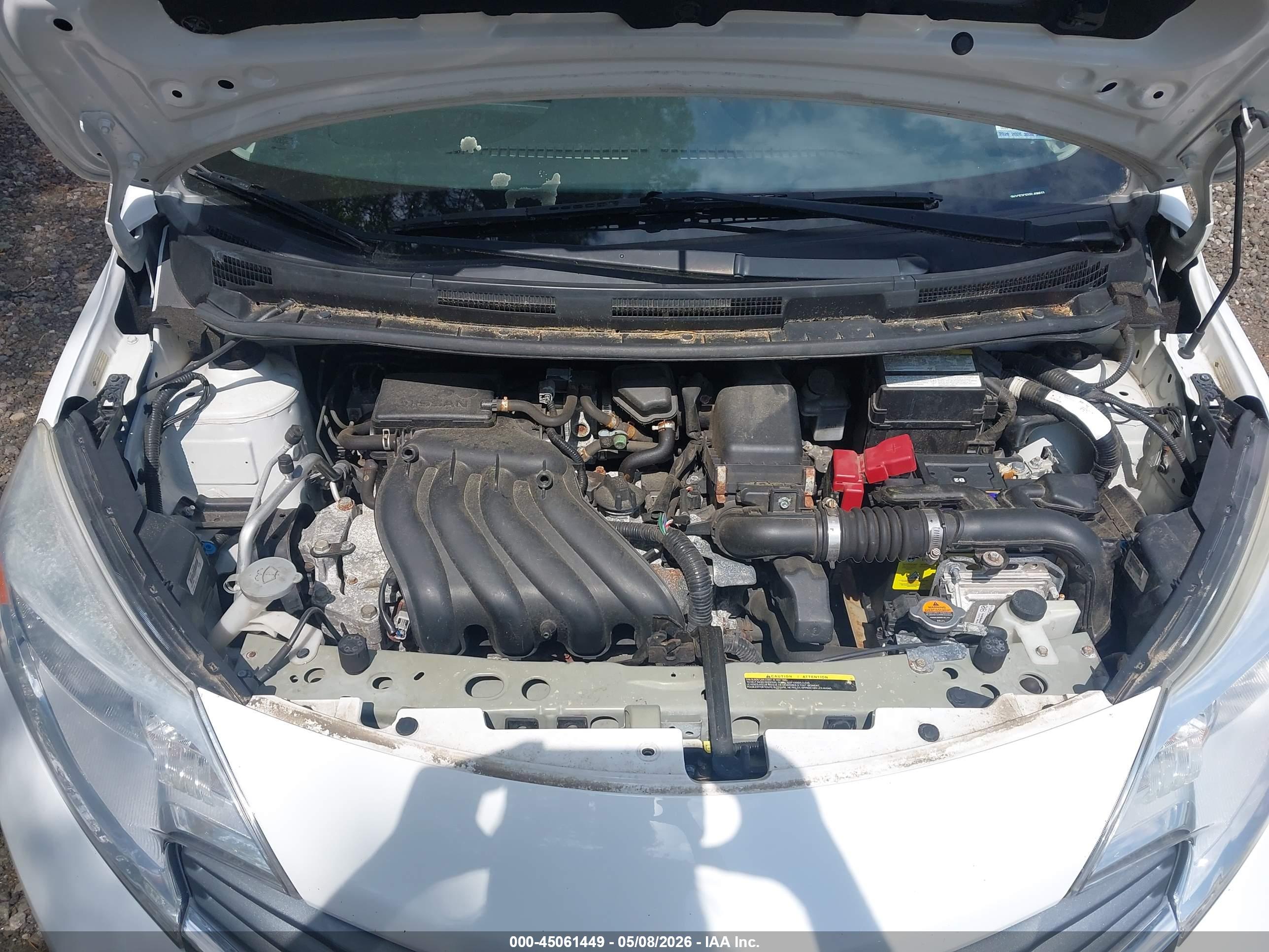 NISSAN VERSA image 10