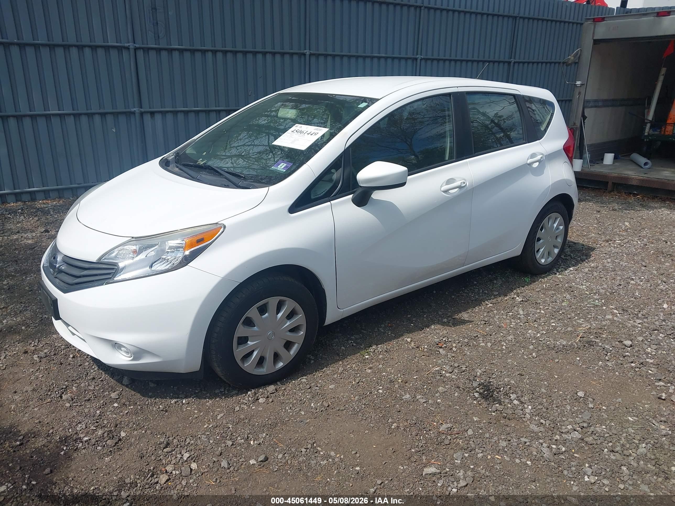 NISSAN VERSA image 2
