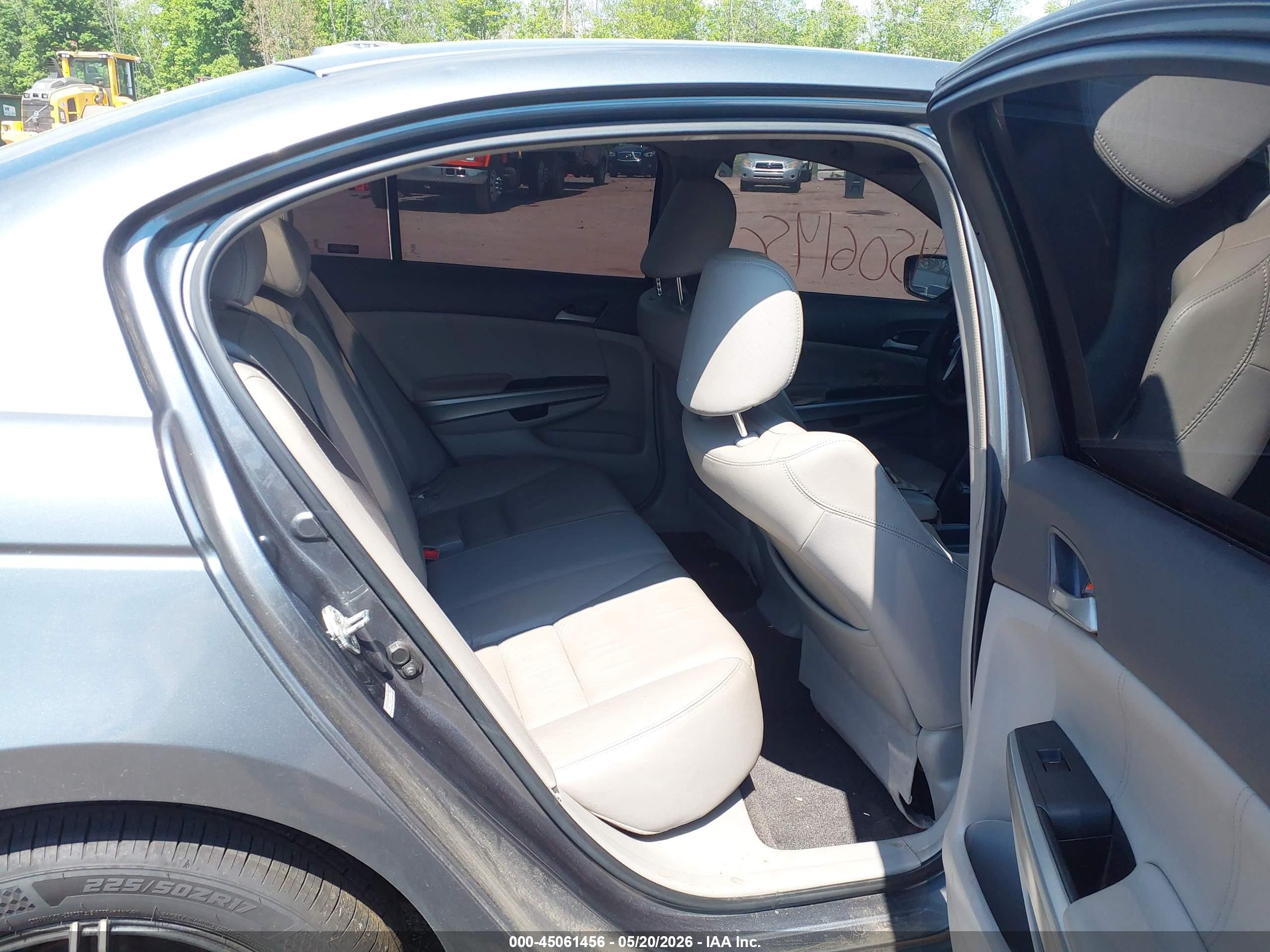 HONDA ACCORD image 8