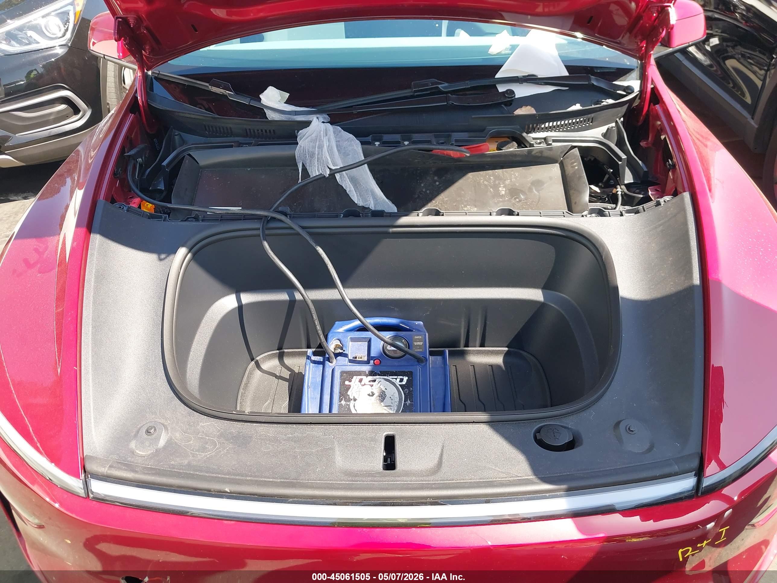 TESLA MODEL image 10