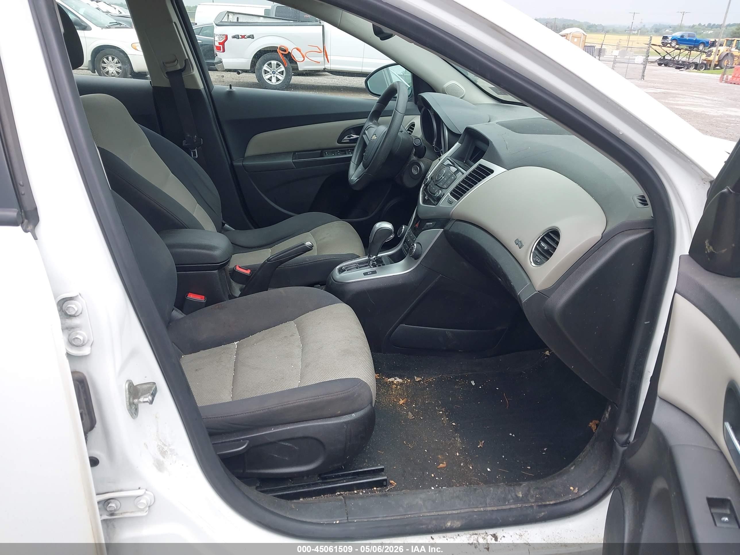 CHEVROLET CRUZE image 5