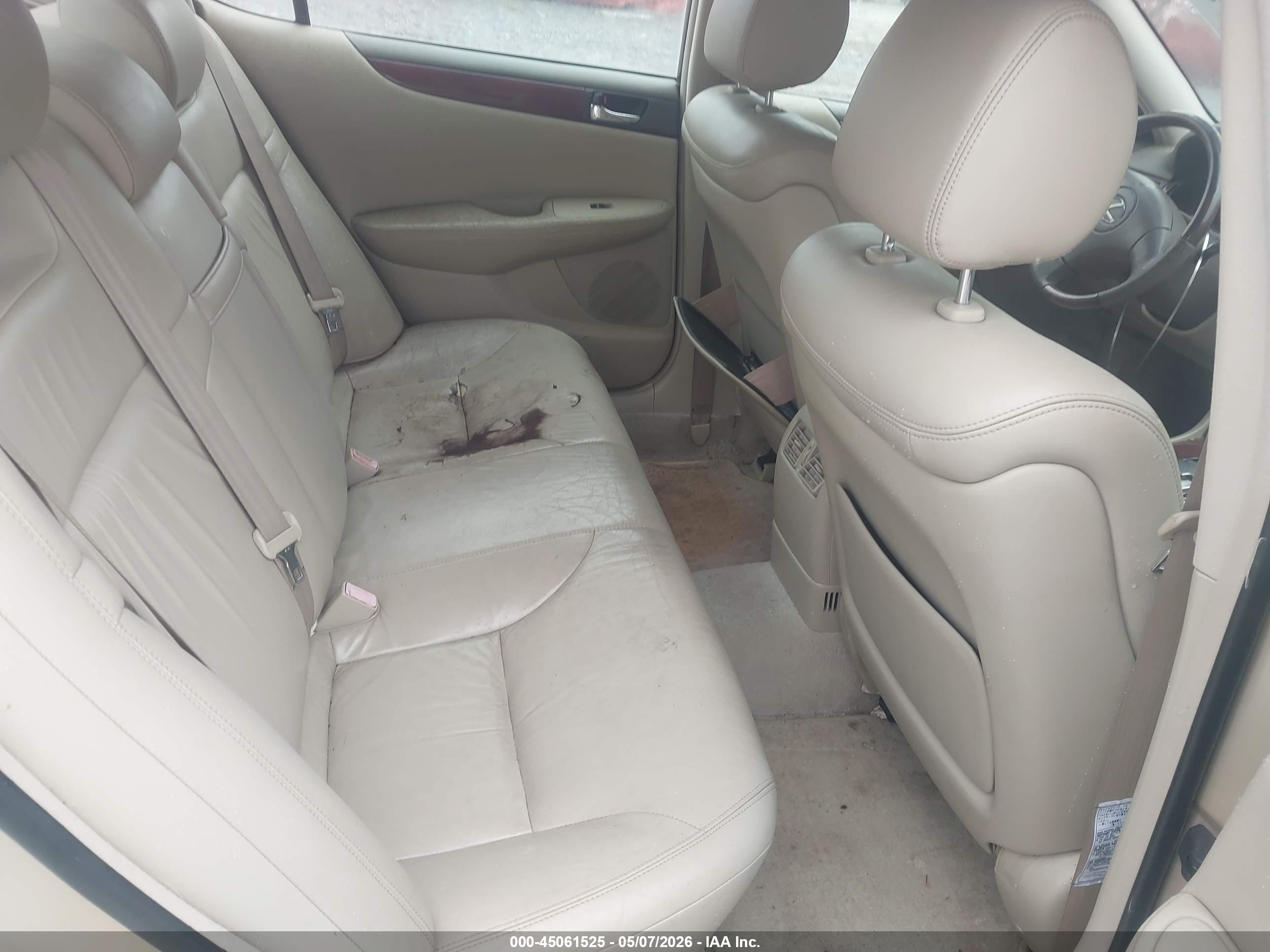 LEXUS ES image 8