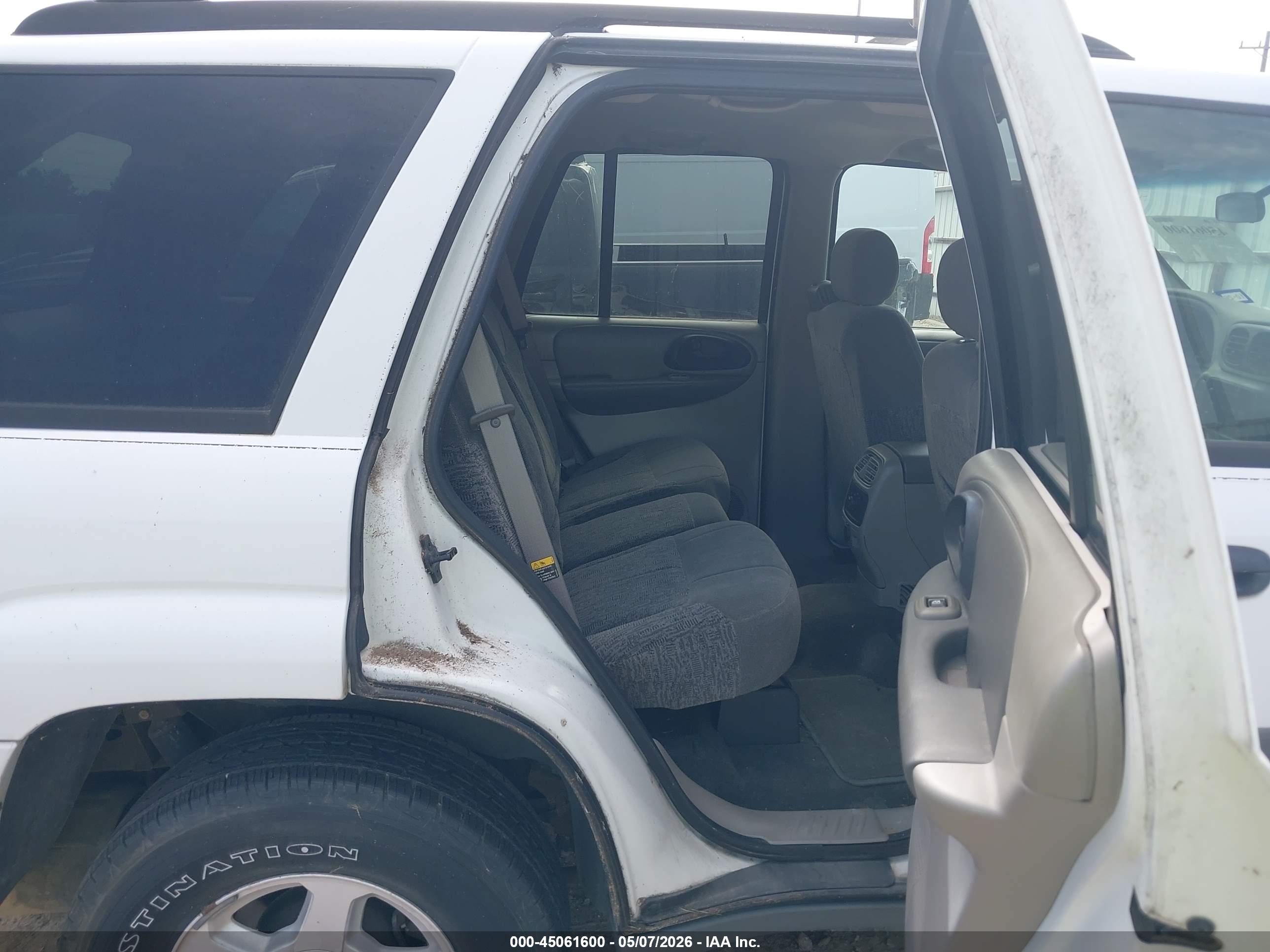 CHEVROLET TRAILBLAZER image 8