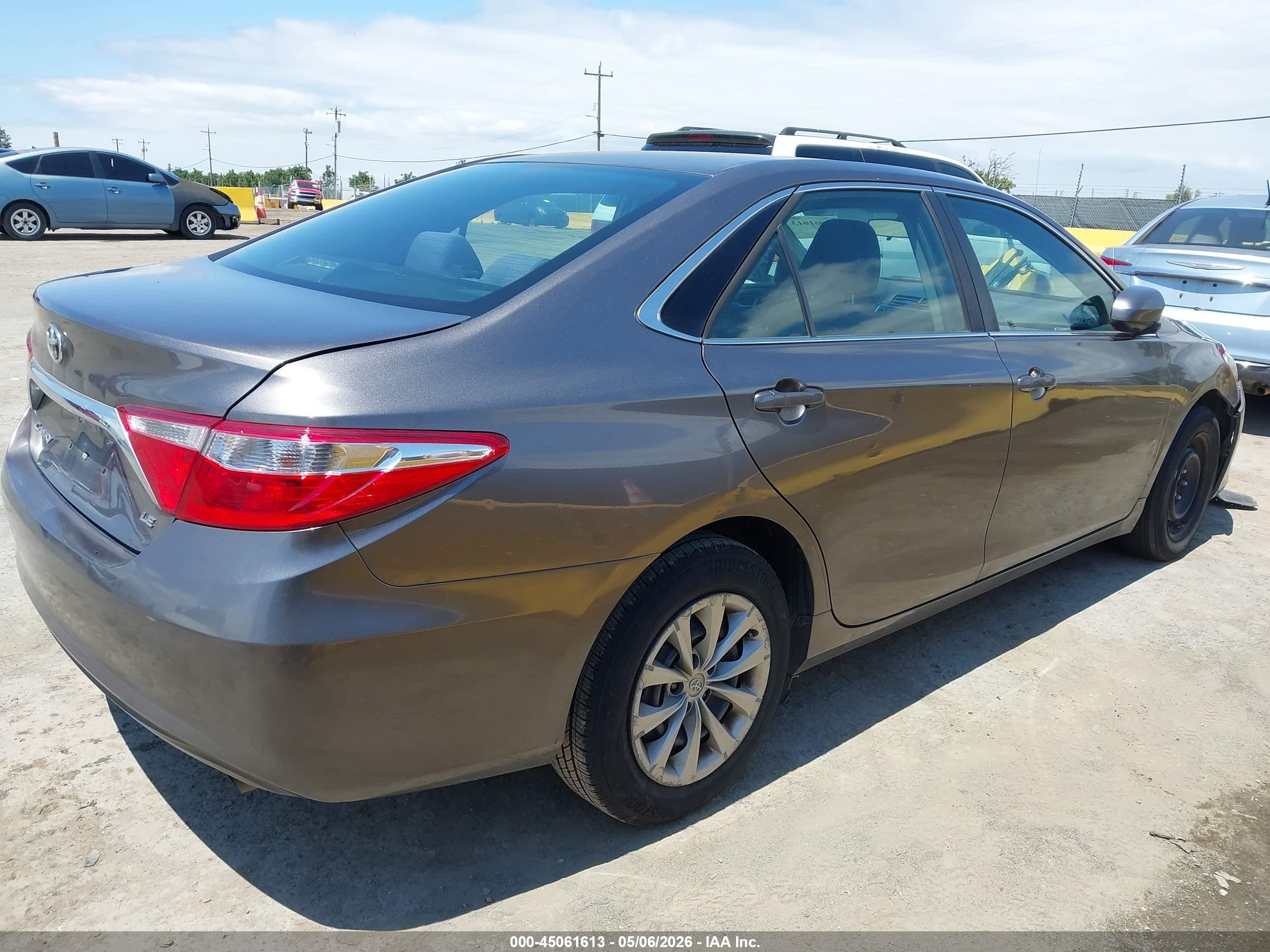 TOYOTA CAMRY image 4