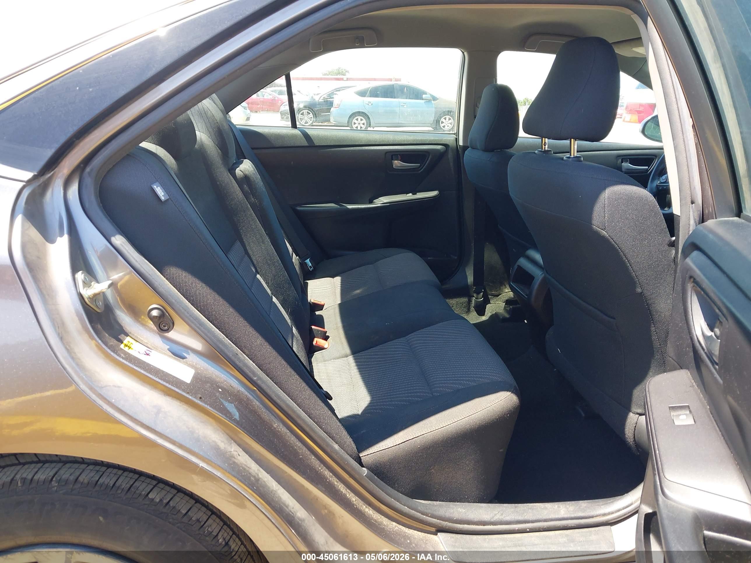 TOYOTA CAMRY image 8