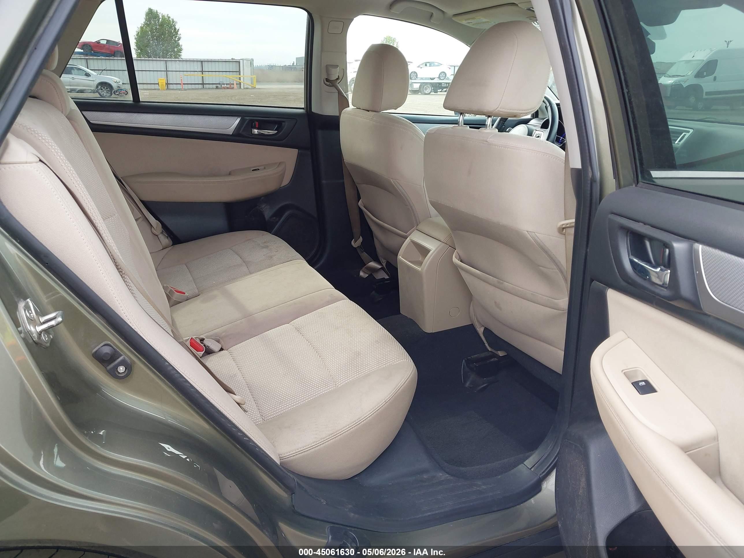 SUBARU OUTBACK image 8