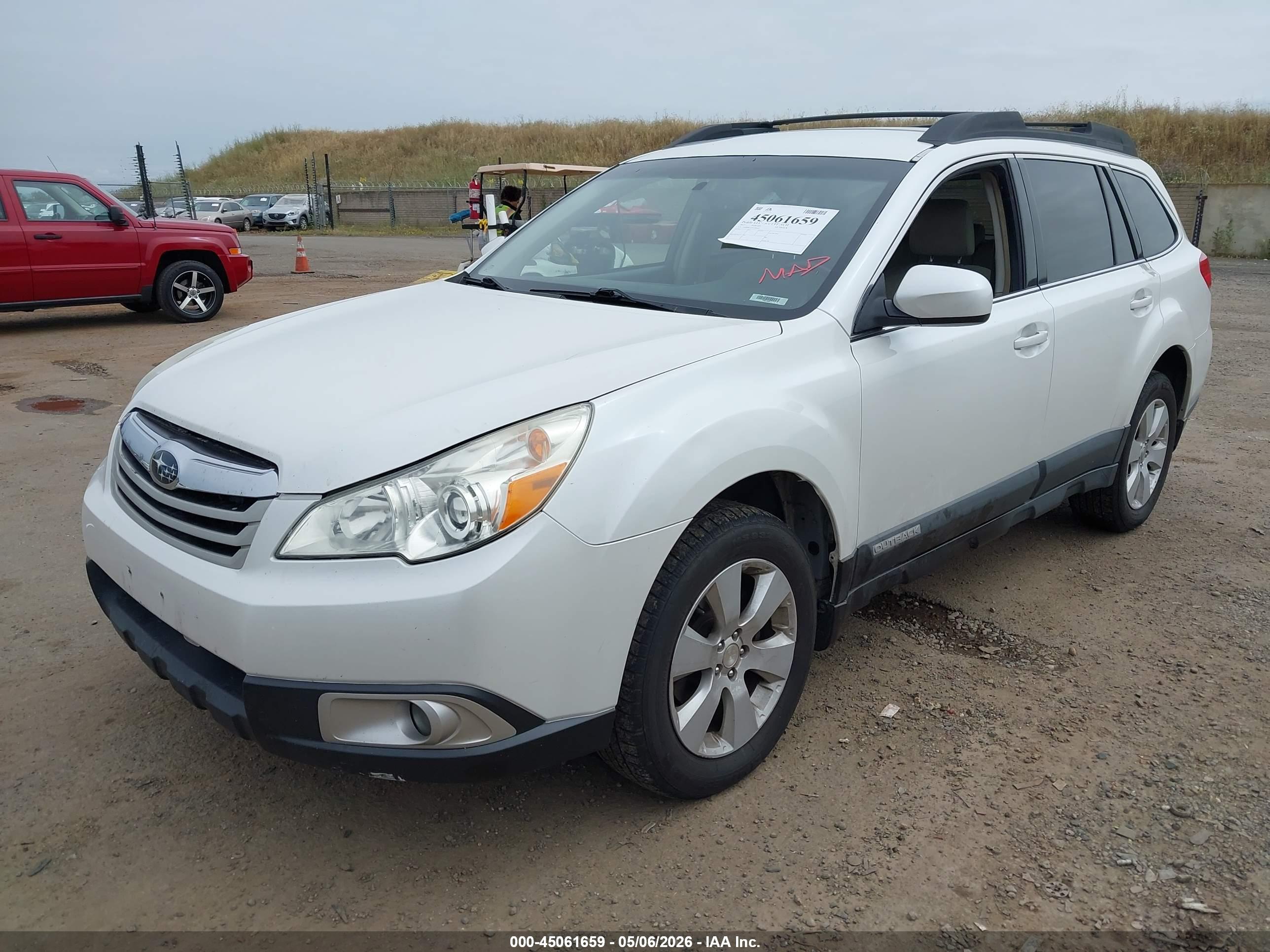 SUBARU OUTBACK image 2