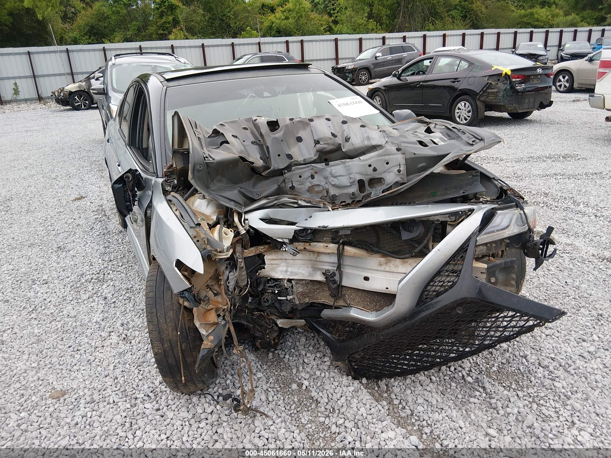 TOYOTA CAMRY image 6