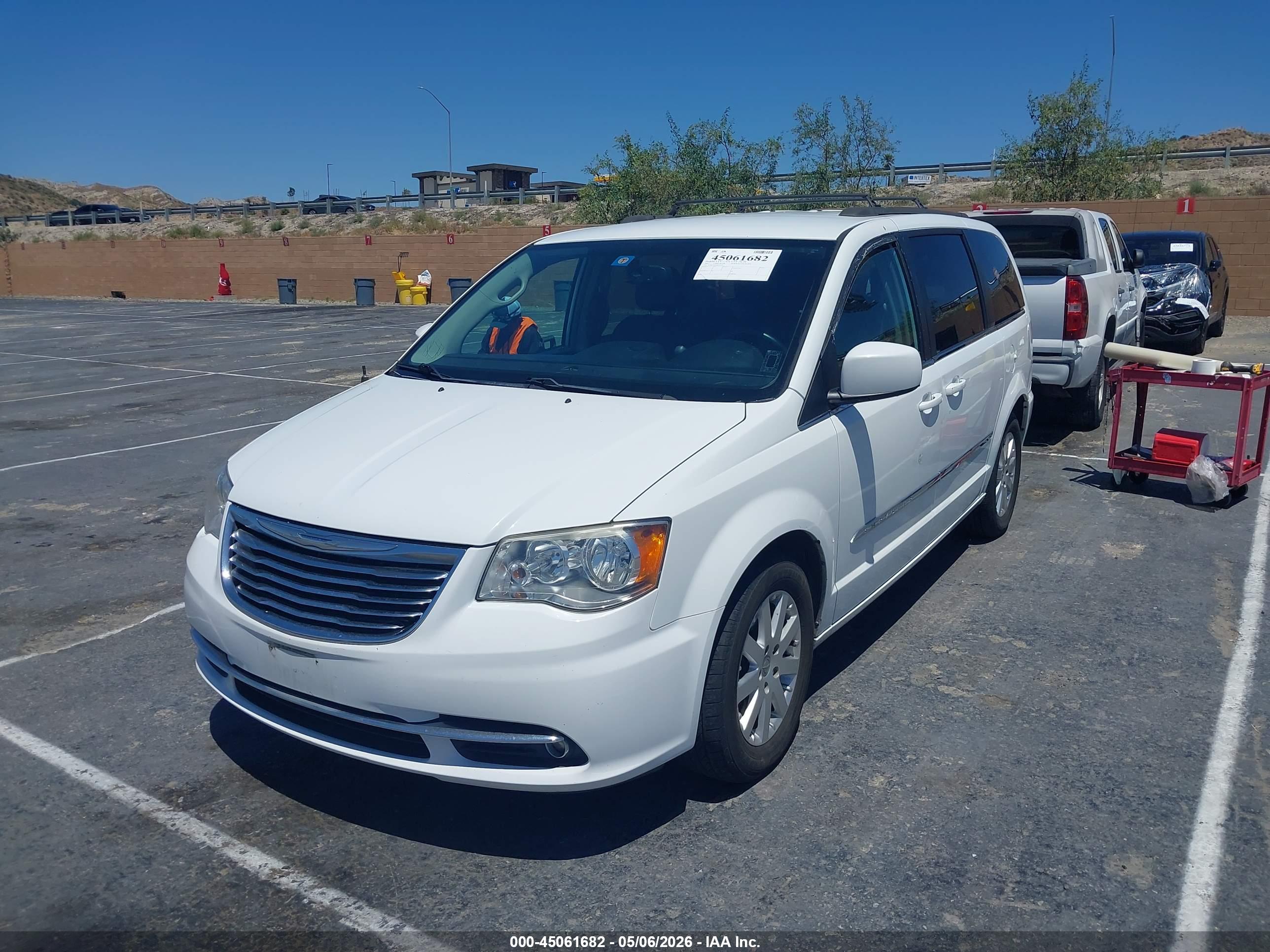 CHRYSLER TOWN image 2