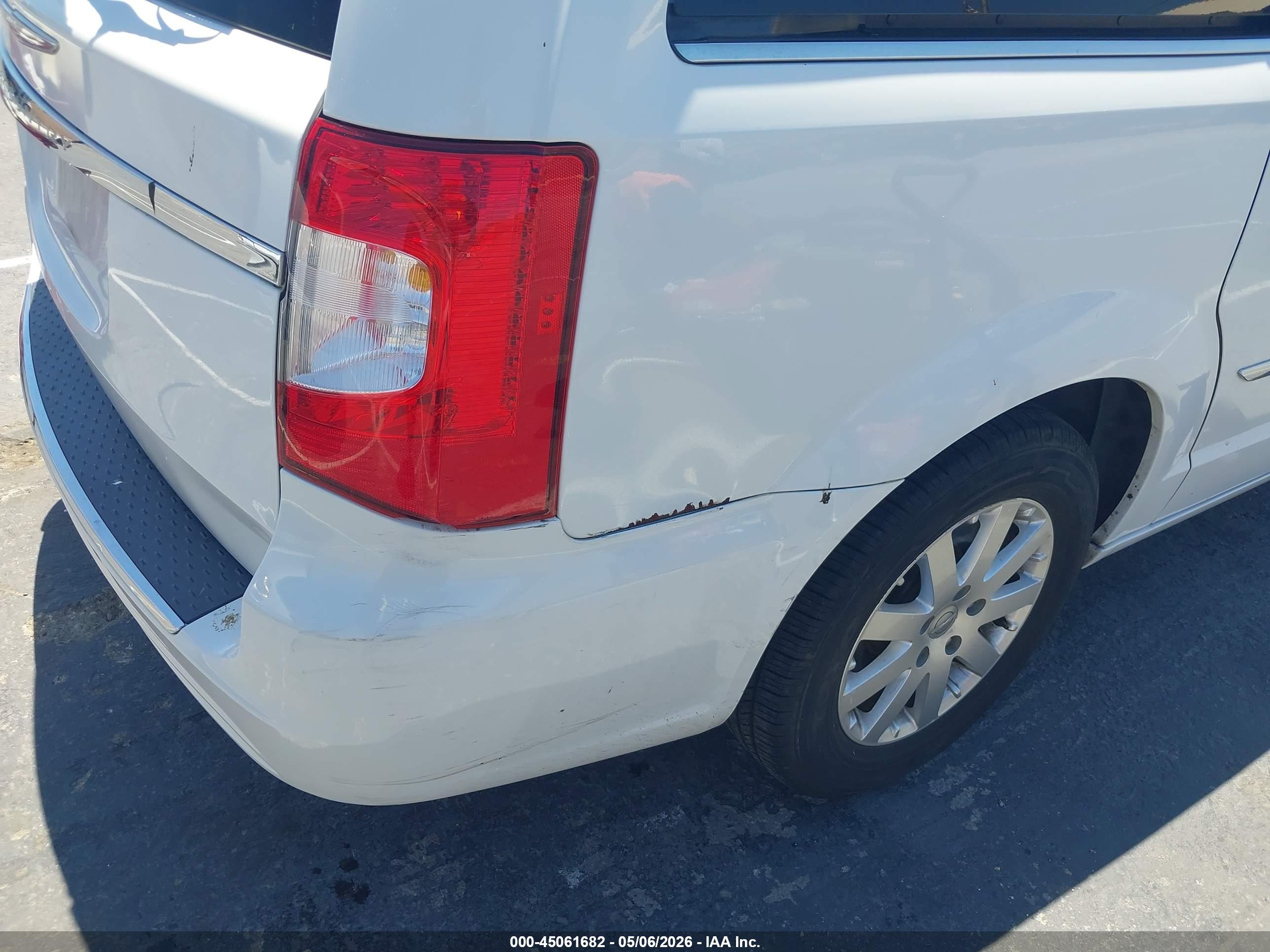 CHRYSLER TOWN image 6