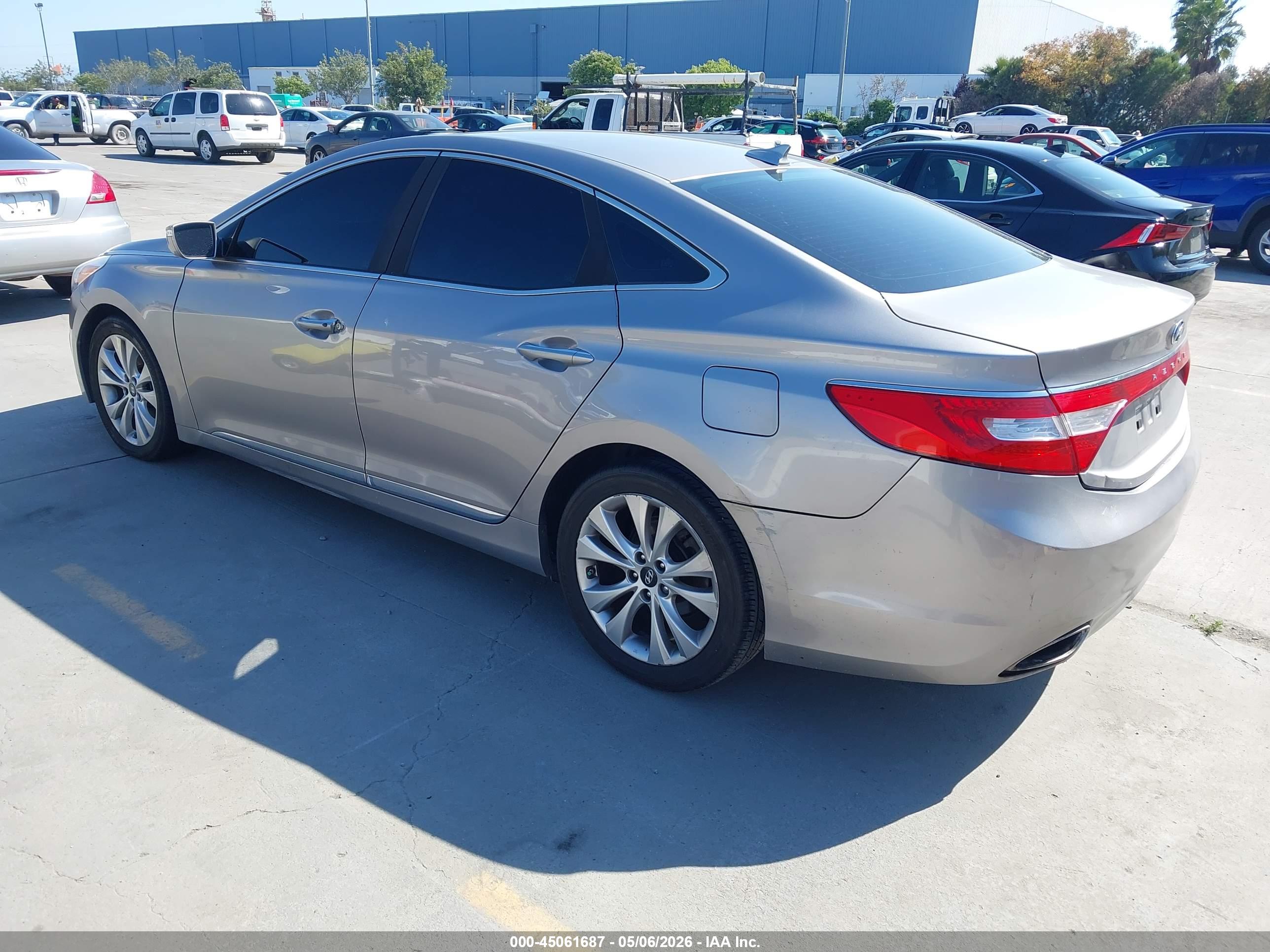 HYUNDAI AZERA image 3